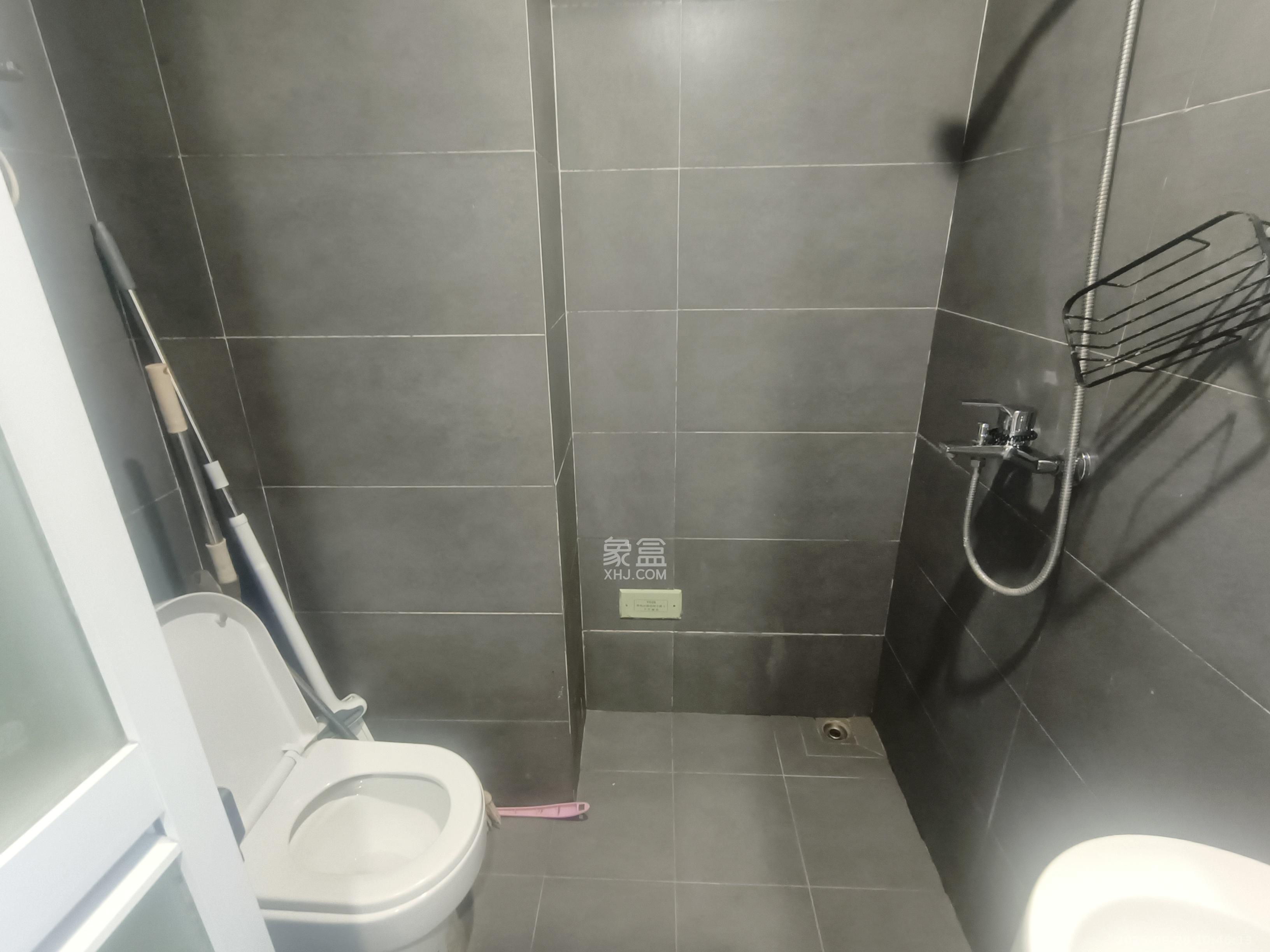 叠彩兰亭 1室1厅1卫 1300.0元/月 叠彩兰亭 1室1厅1卫 1300.0元/月室内图