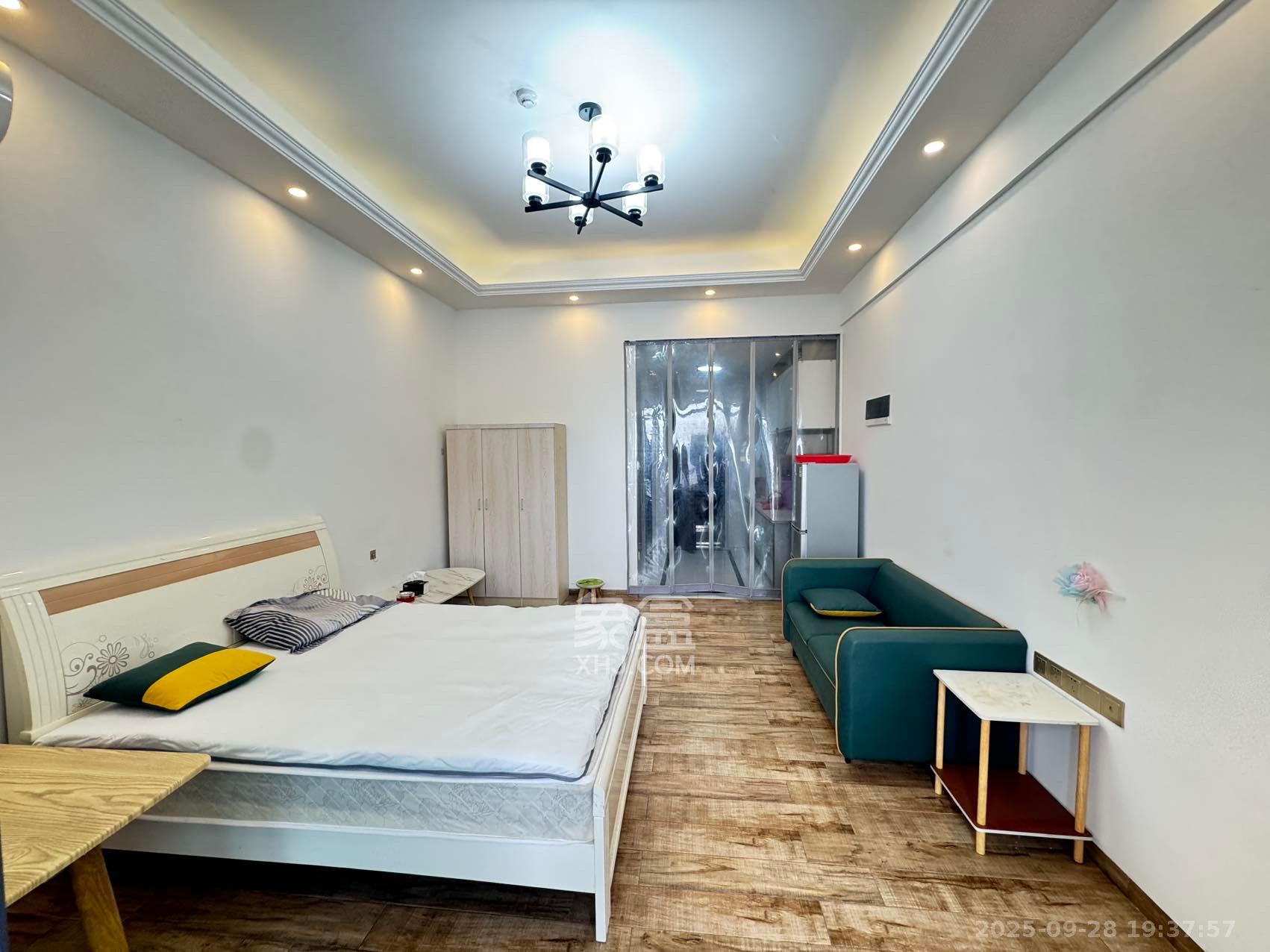 金鹰商业广场(金鹰商业大厦) 1室1厅1卫 1000.0元/月 金鹰商业广场(金鹰商业大厦) 1室1厅1卫 1000.0元/月室内图