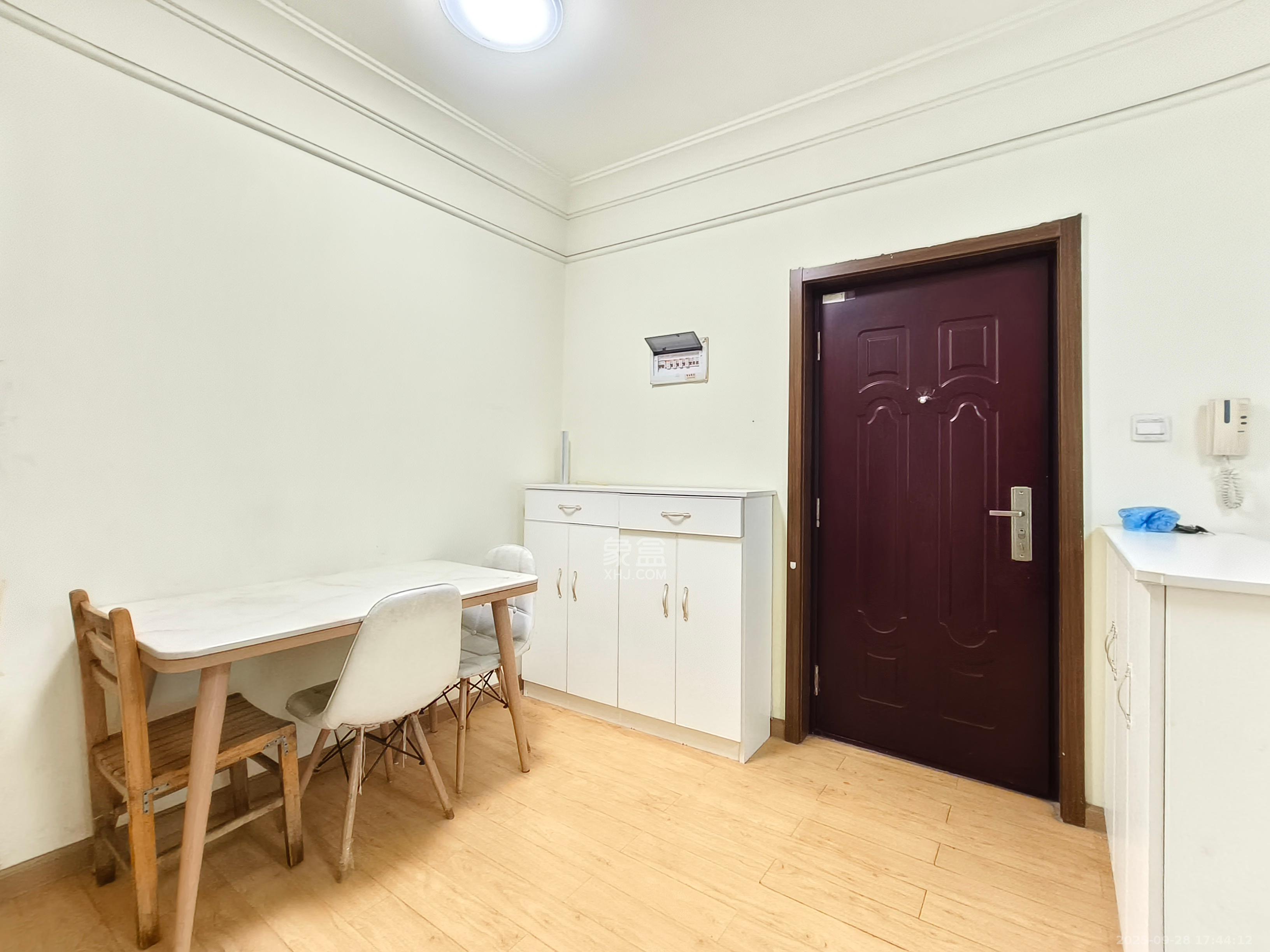 福泽园  3室1厅1卫    2200.0元/月室内图