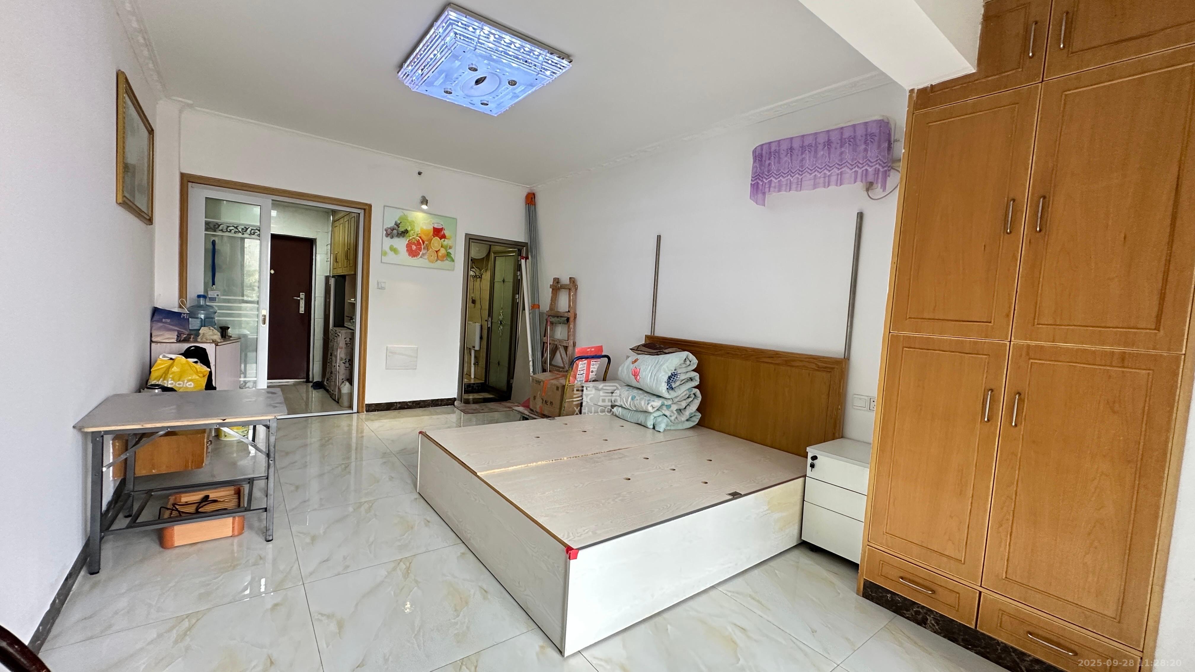 万象凯旋湾 1室1厅1卫 1300.0元/月 万象凯旋湾 1室1厅1卫 1300.0元/月室内图