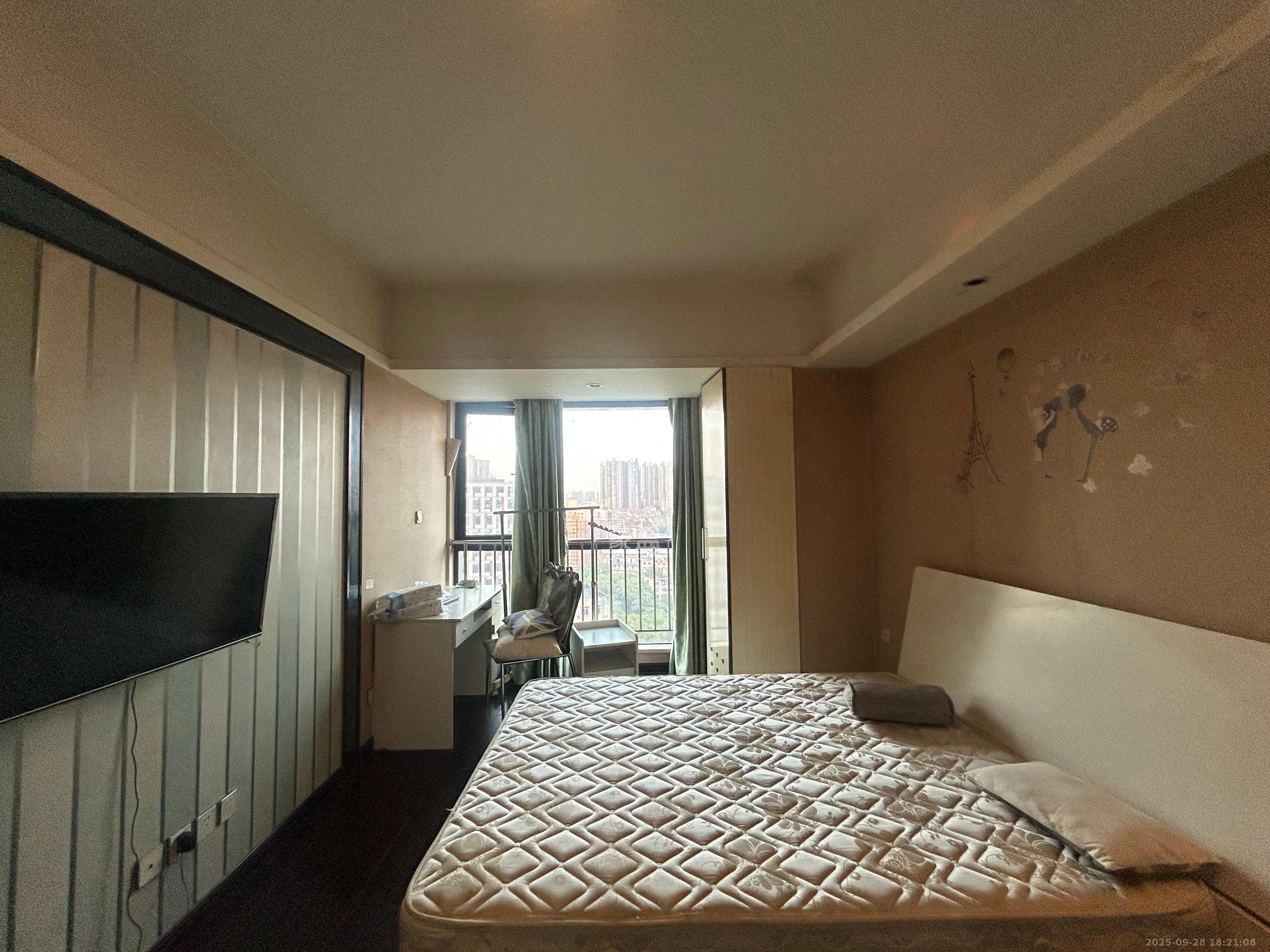 德思勤城市广场（宝格丽公寓）  1室1厅1卫    1500.0元/月