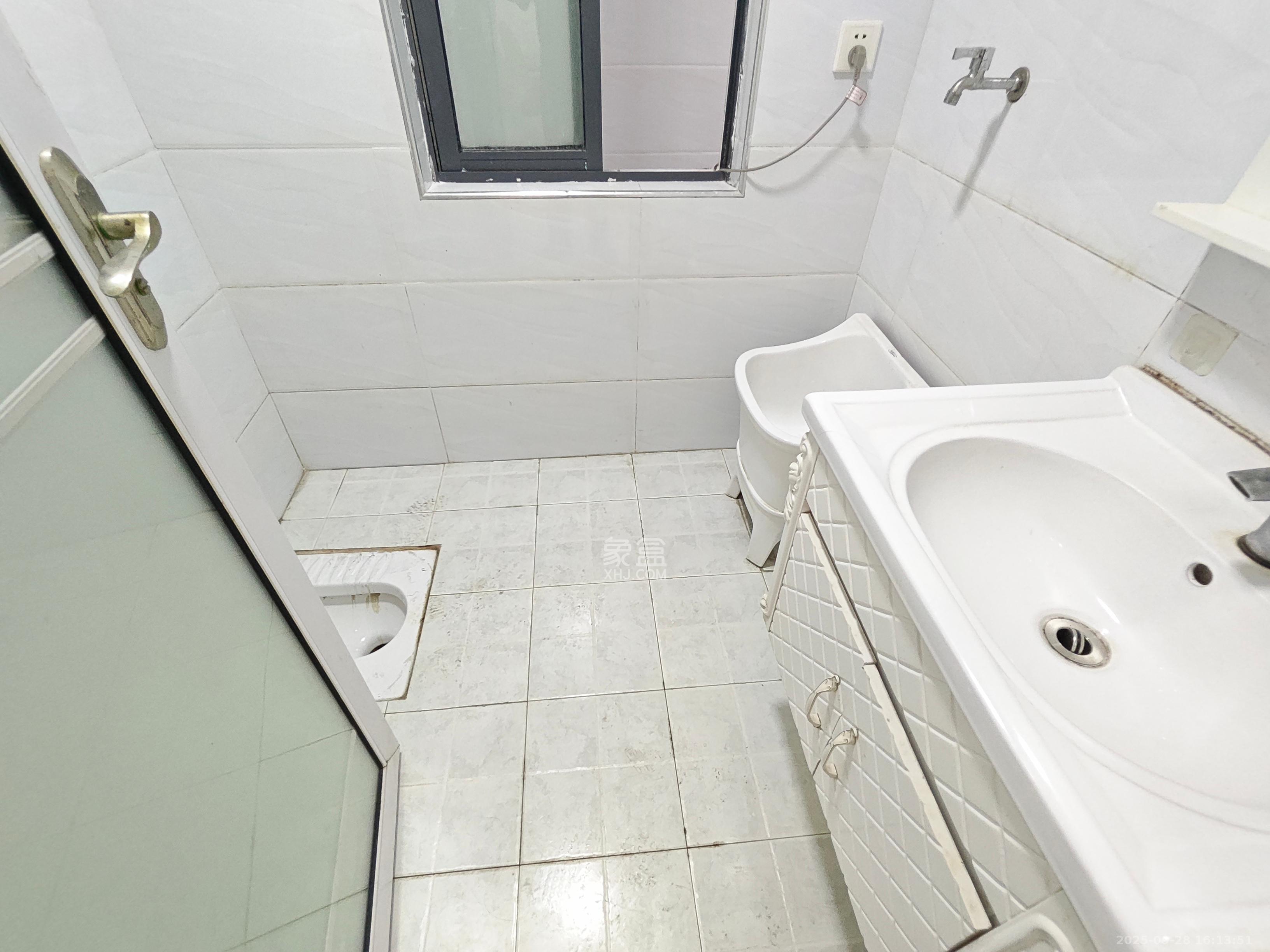 雅阁国际 1室1厅1卫 1200.0元/月 雅阁国际 1室1厅1卫 1200.0元/月室内图