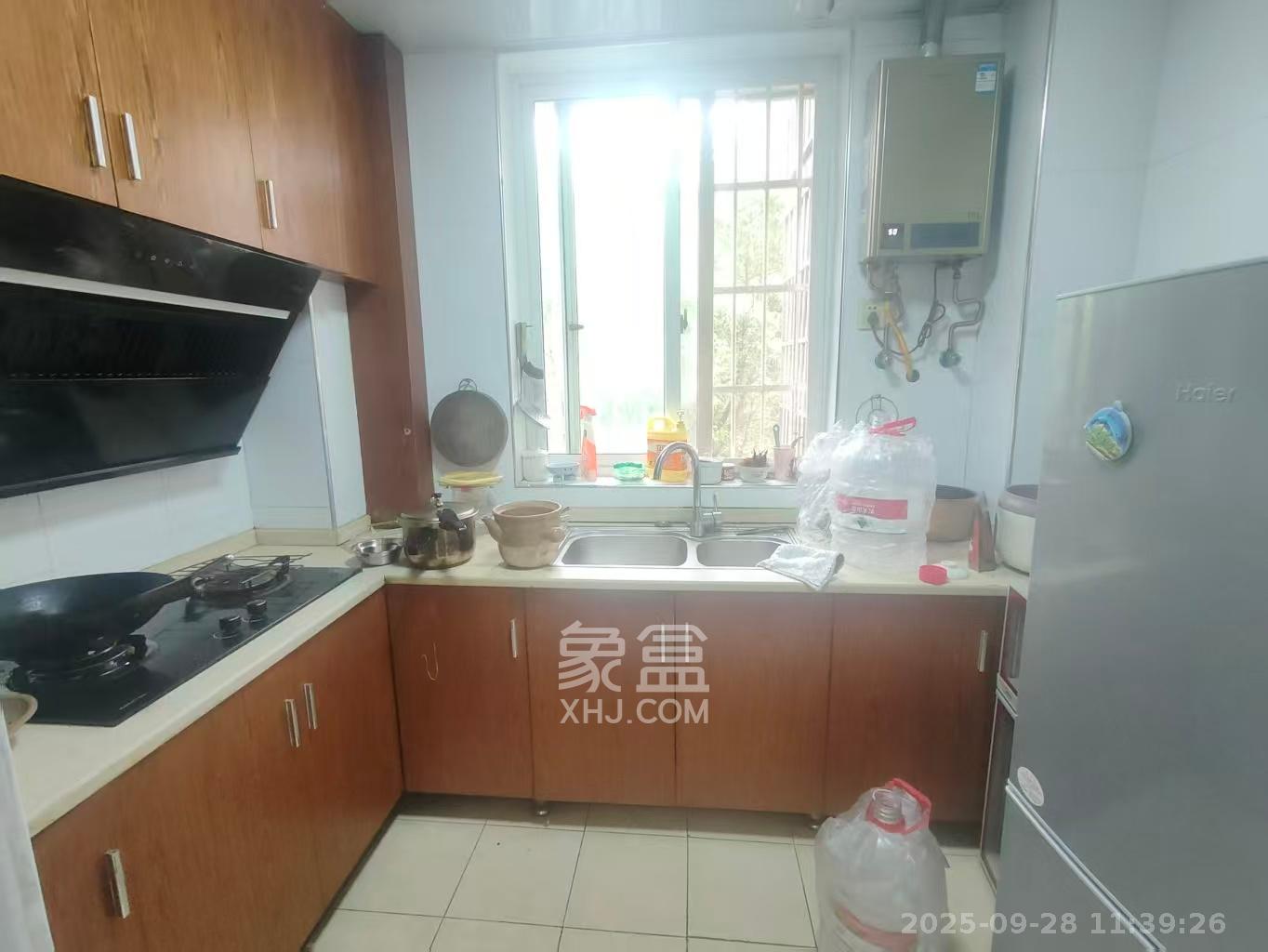 新诚小区  2室2厅1卫   1600.00元/月室内图