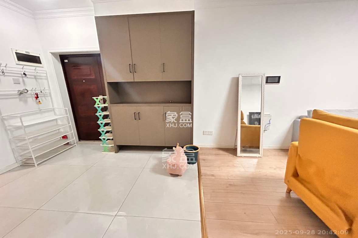 五矿万境蓝山  3室2厅2卫    2300.0元/月 五矿万境蓝山  3室2厅2卫    2300.0元/月室内图