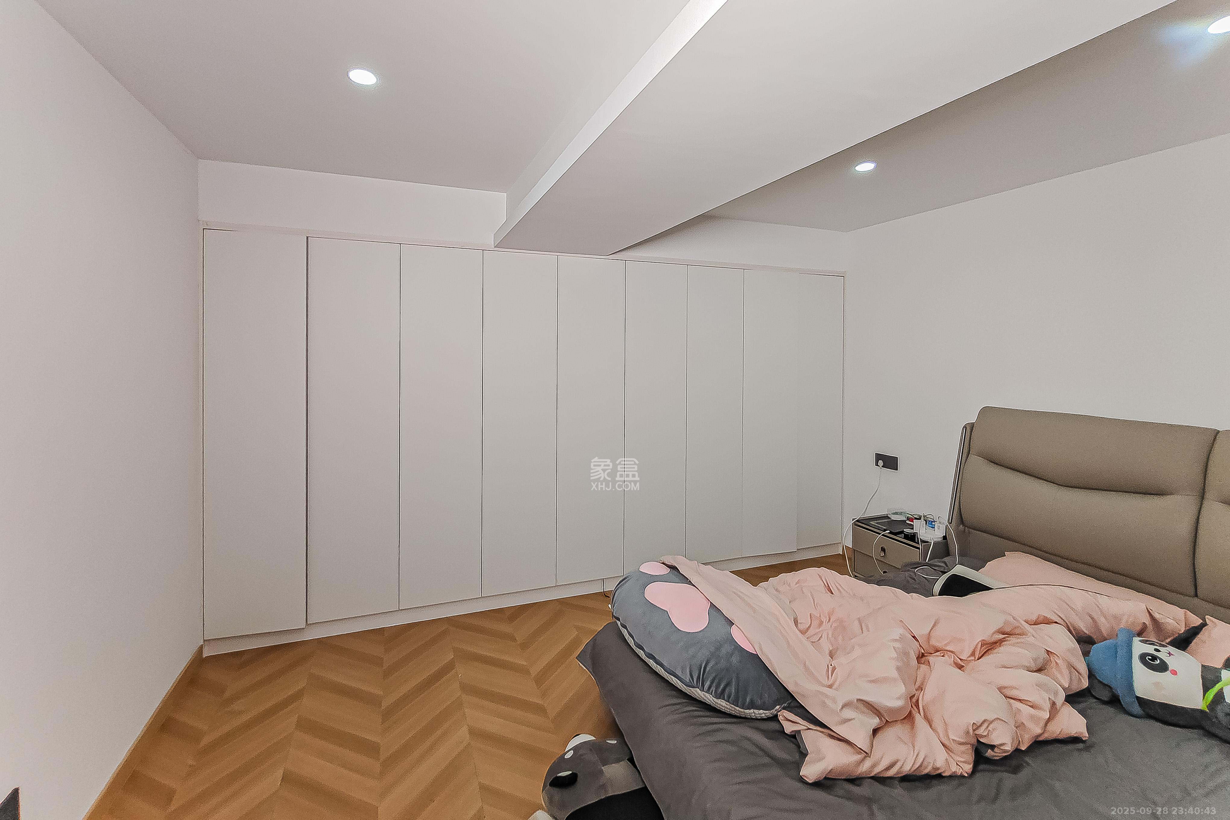 在水一方 4室2厅2卫 110.0万 在水一方 4室2厅2卫 110.0万卧室