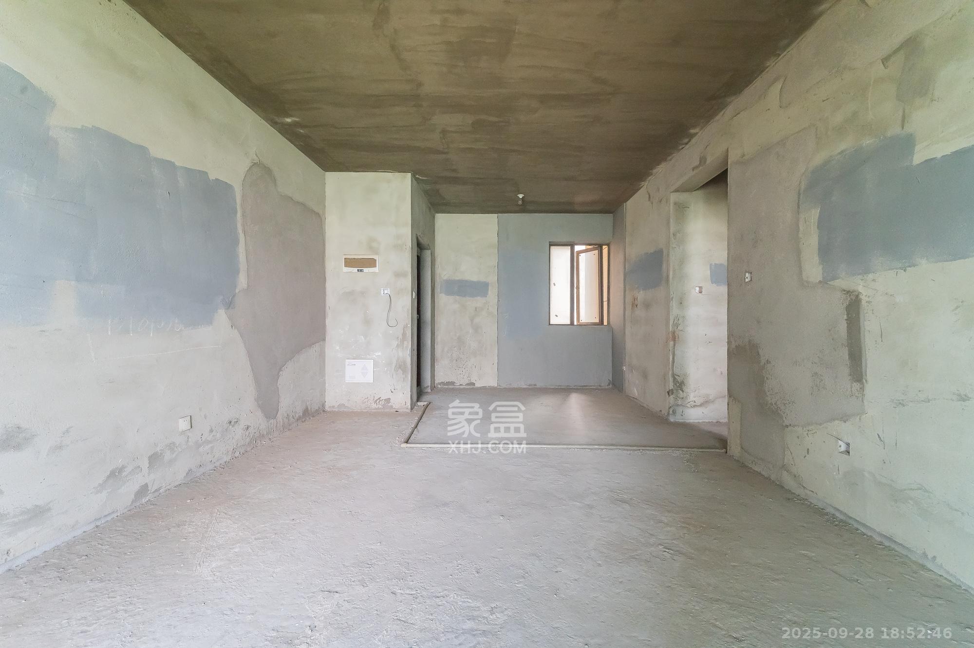 国泰九龙湾 3室2厅2卫 95.0万 国泰九龙湾 3室2厅2卫 95.0万客厅