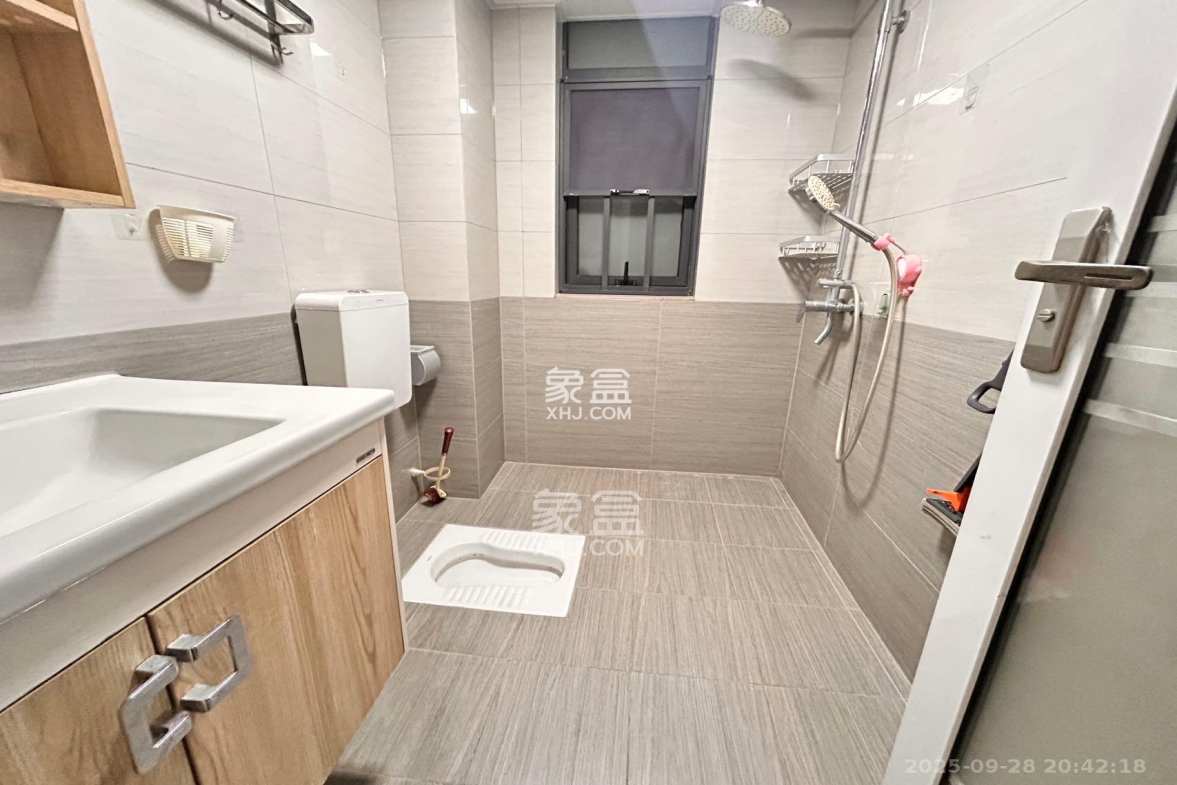 五矿万境蓝山  3室2厅2卫    2300.0元/月 五矿万境蓝山  3室2厅2卫    2300.0元/月室内图