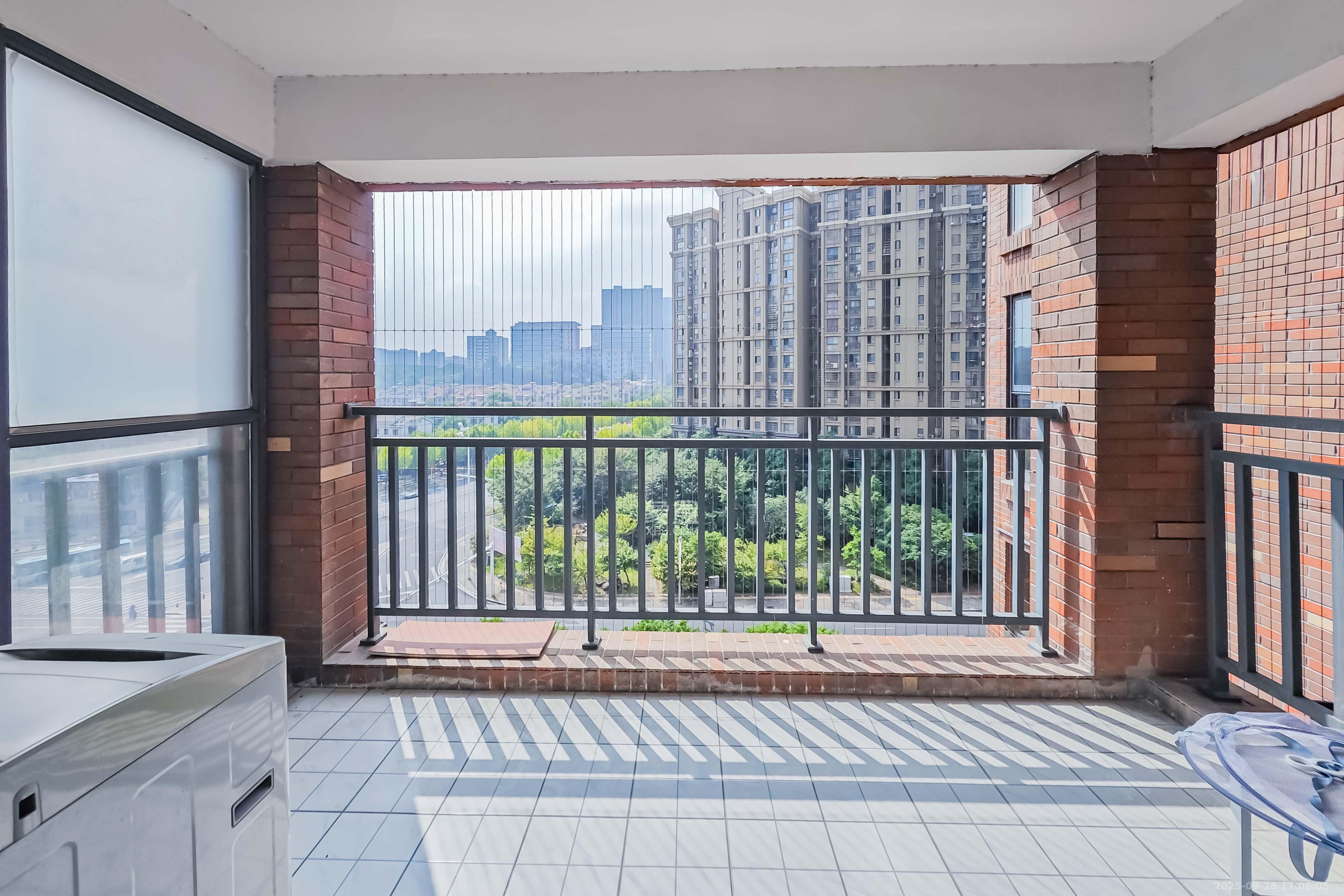 半山壹号 4室2厅2卫 125.0万 半山壹号 4室2厅2卫 125.0万其他