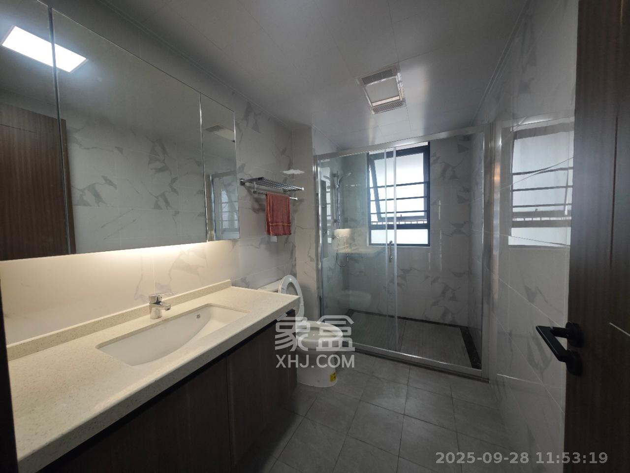 绿地V岛 4室2厅2卫 4300.00元/月 绿地V岛 4室2厅2卫 4300.00元/月室内图