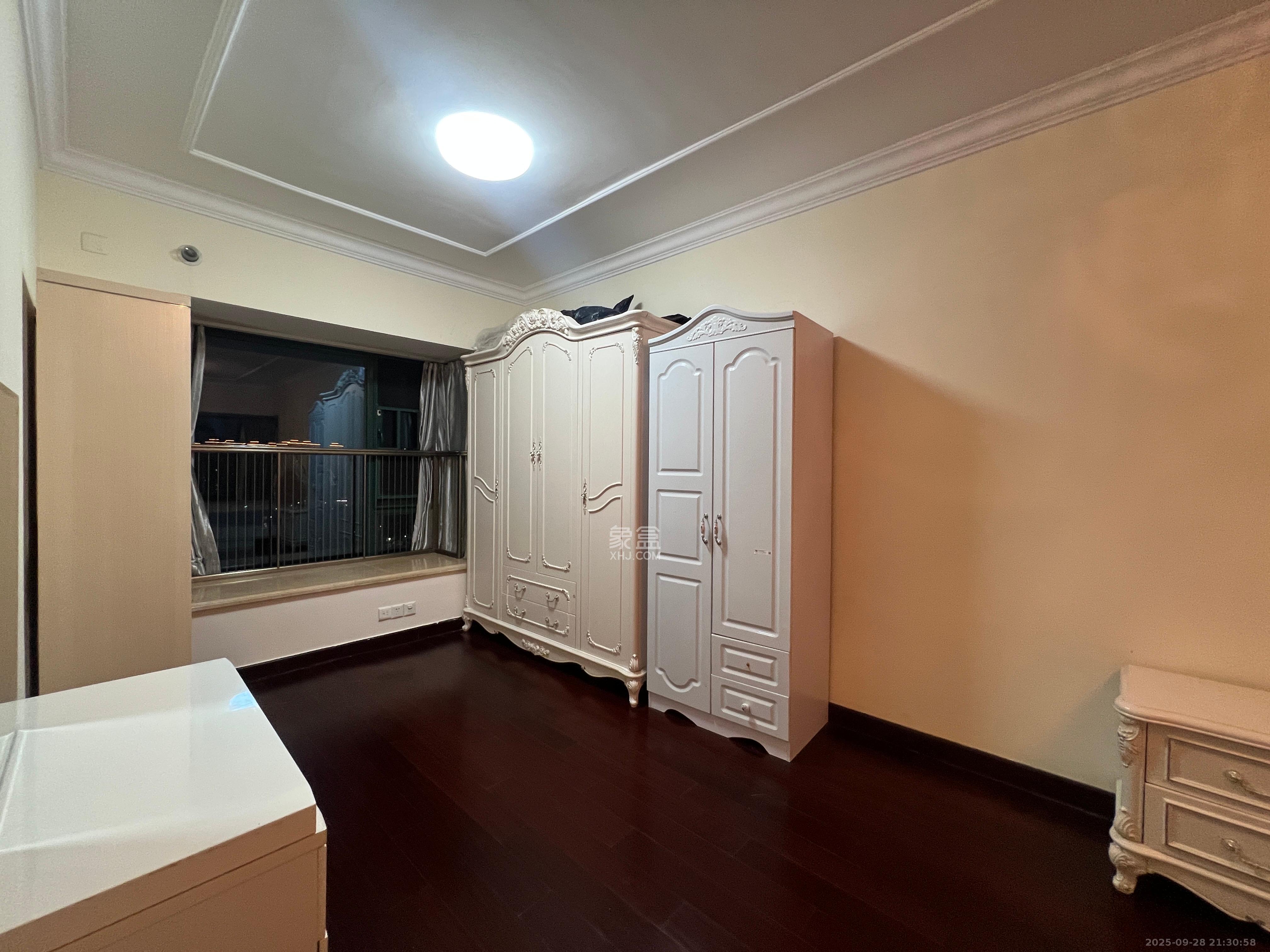 恒大雅苑 3室2厅2卫 2300.0元/月 恒大雅苑 3室2厅2卫 2300.0元/月室内图