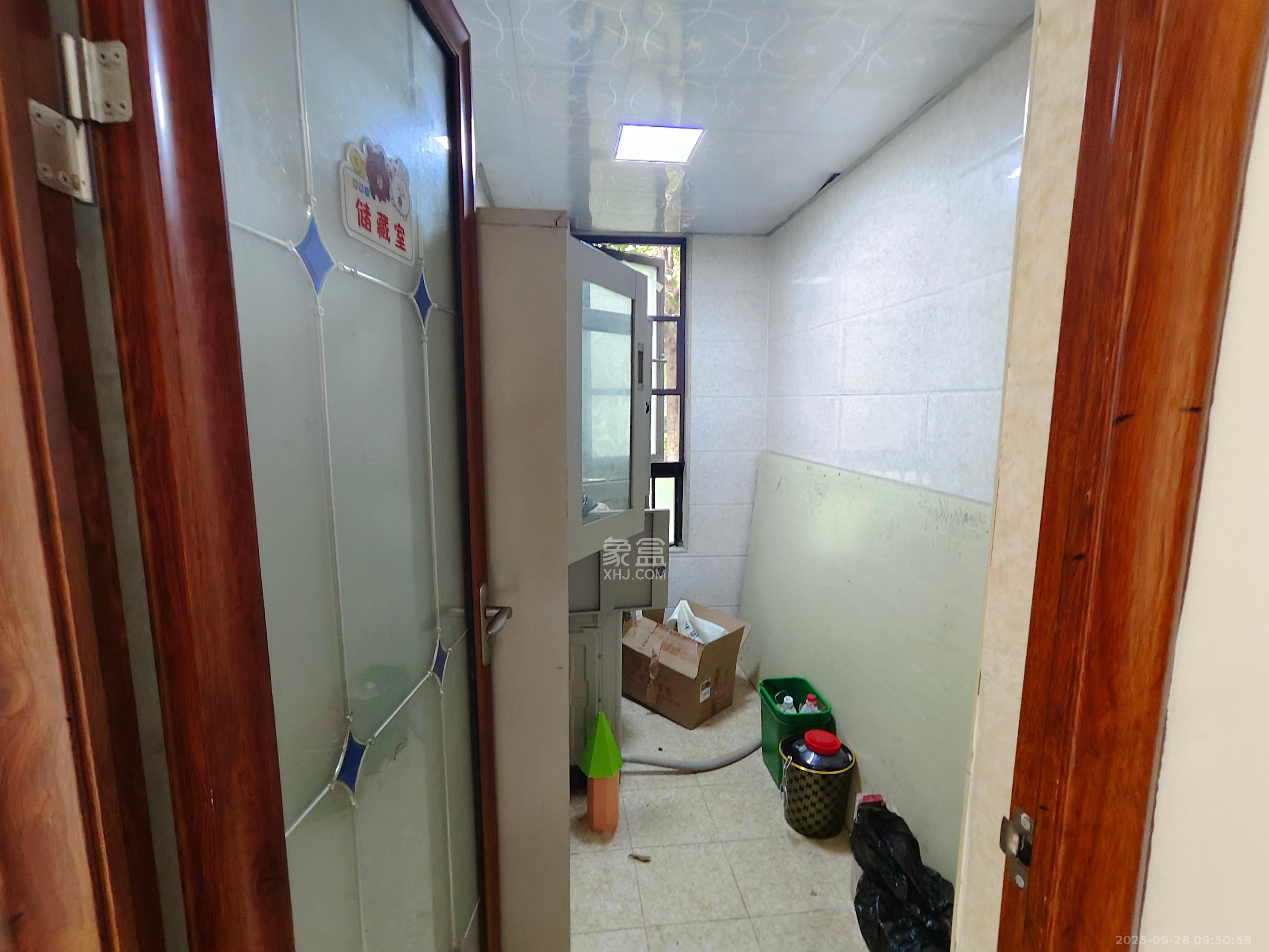 达美D6区  3室1厅1卫    2800.0元/月室内图