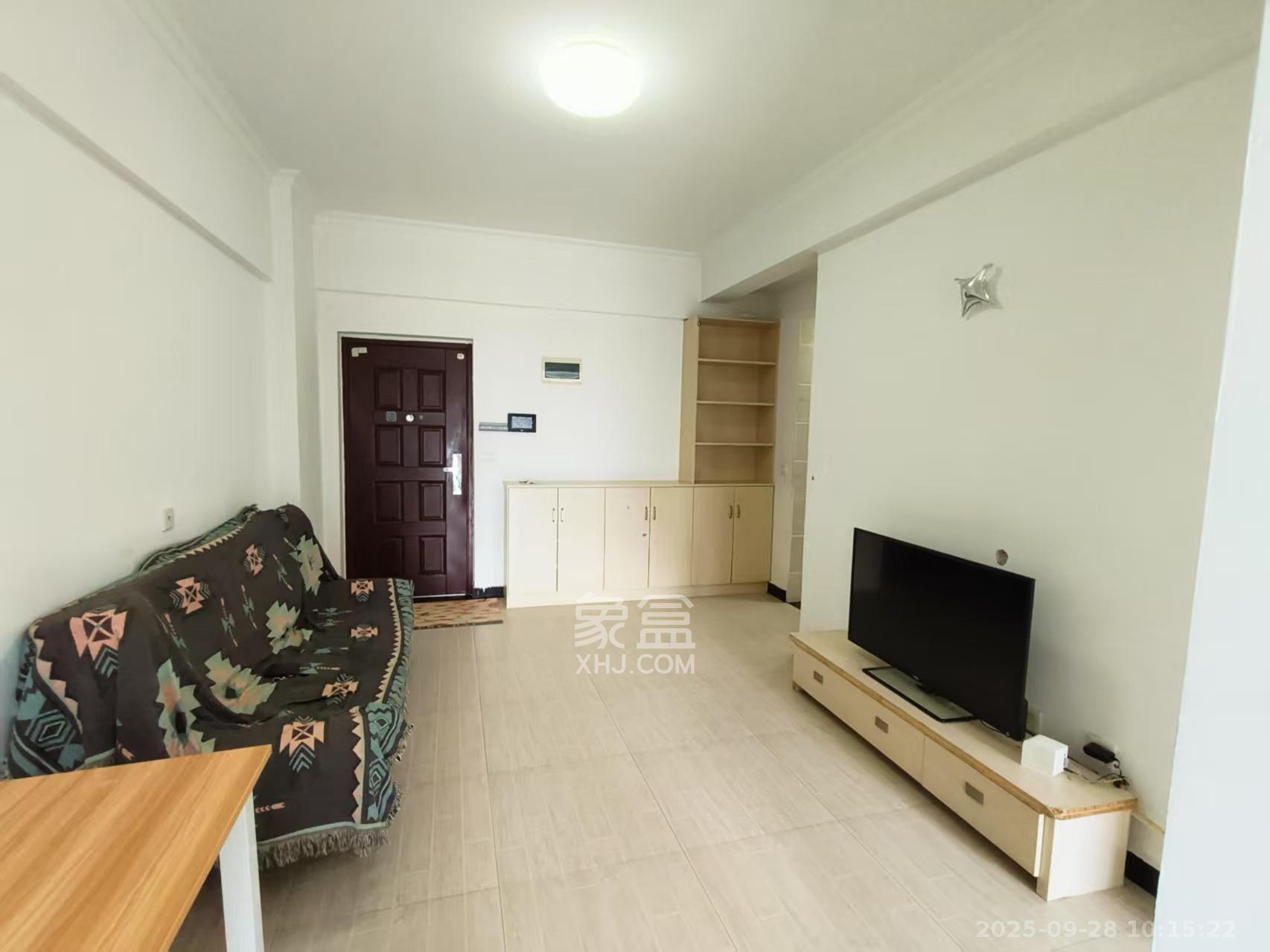 绿地公馆(绿地名邸)  1室1厅1卫    1600.0元/月 绿地公馆(绿地名邸)  1室1厅1卫    1600.0元/月