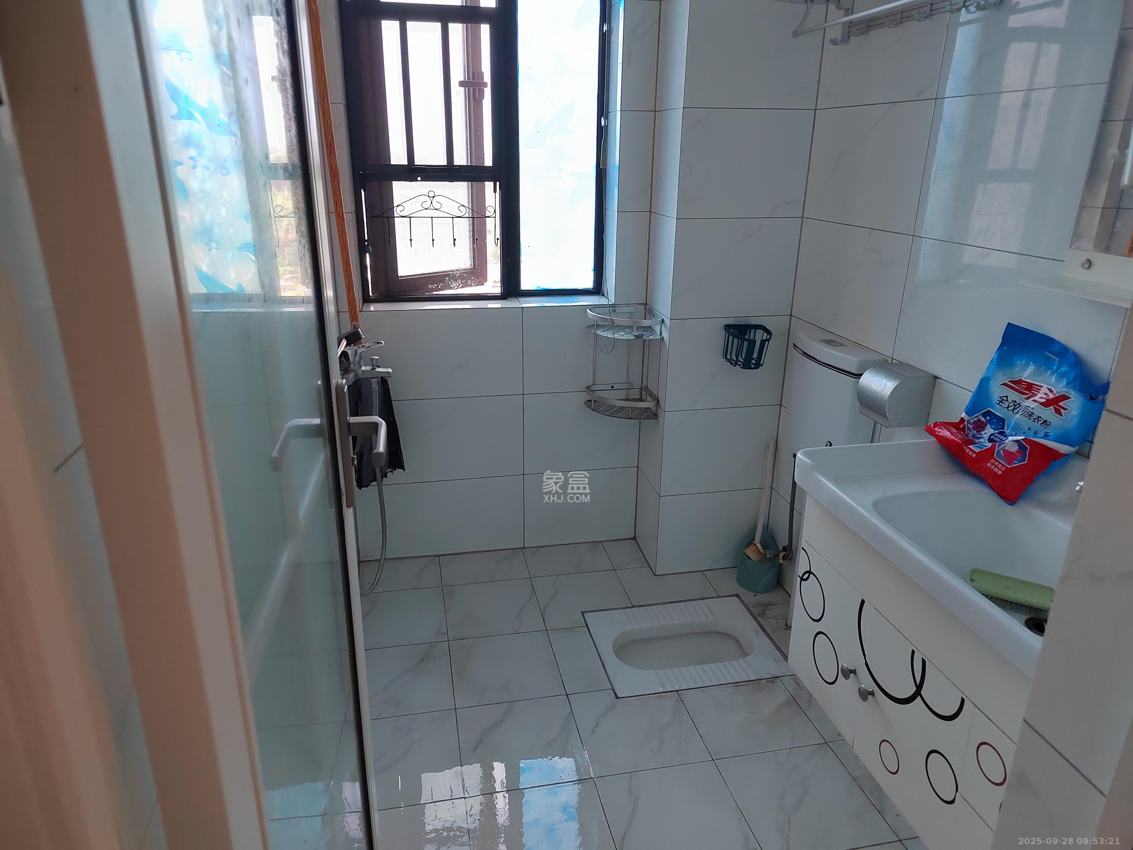 天悦和苑一期 1室2厅1卫 1600.0元/月 天悦和苑一期 1室2厅1卫 1600.0元/月室内图