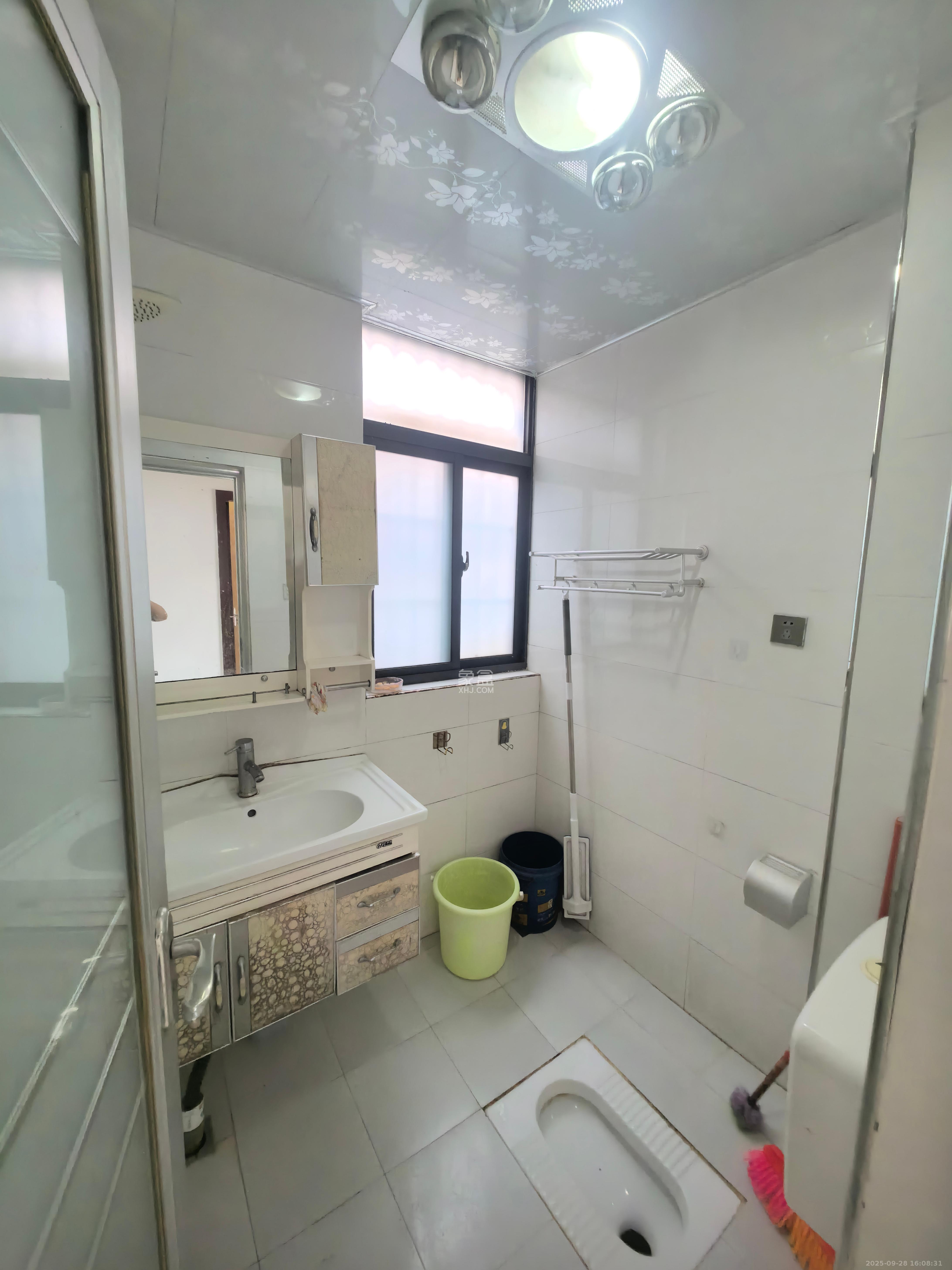 幸福里润城(幸福里二期) 3室2厅2卫 2000.00元/月 幸福里润城(幸福里二期) 3室2厅2卫 2000.00元/月室内图