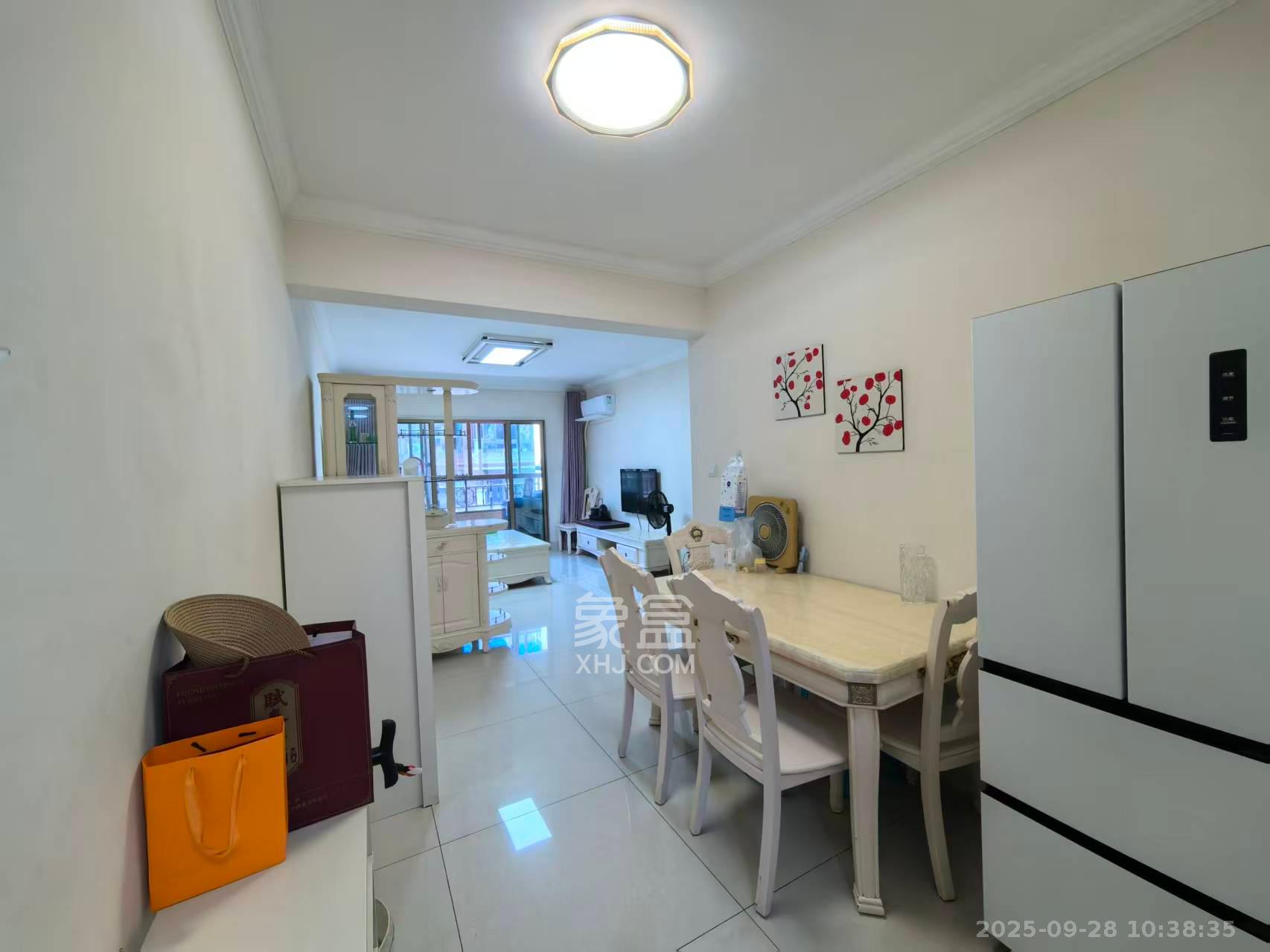 江山帝景雅典 3室2厅1卫 2000.0元/月 江山帝景雅典 3室2厅1卫 2000.0元/月室内图