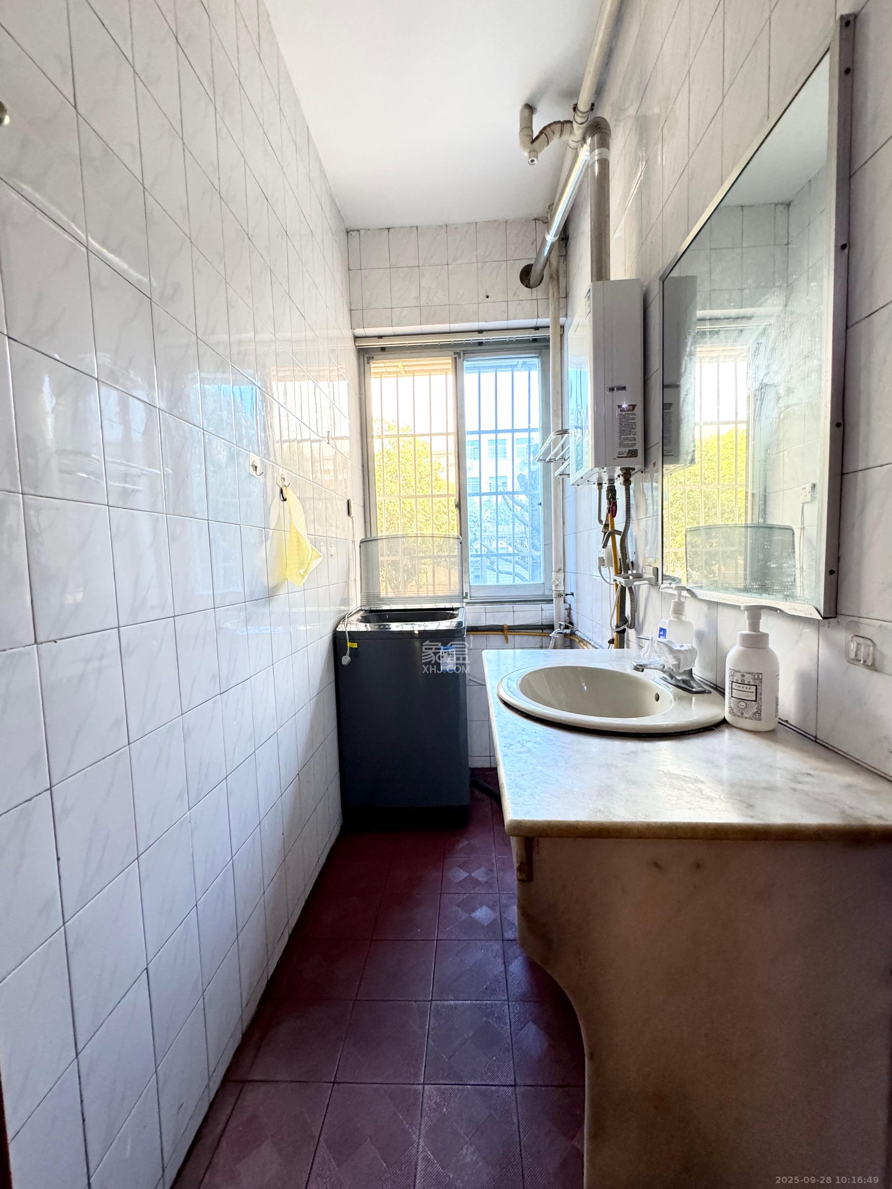 长沙县粮食局宿舍  3室2厅2卫    1700.0元/月室内图