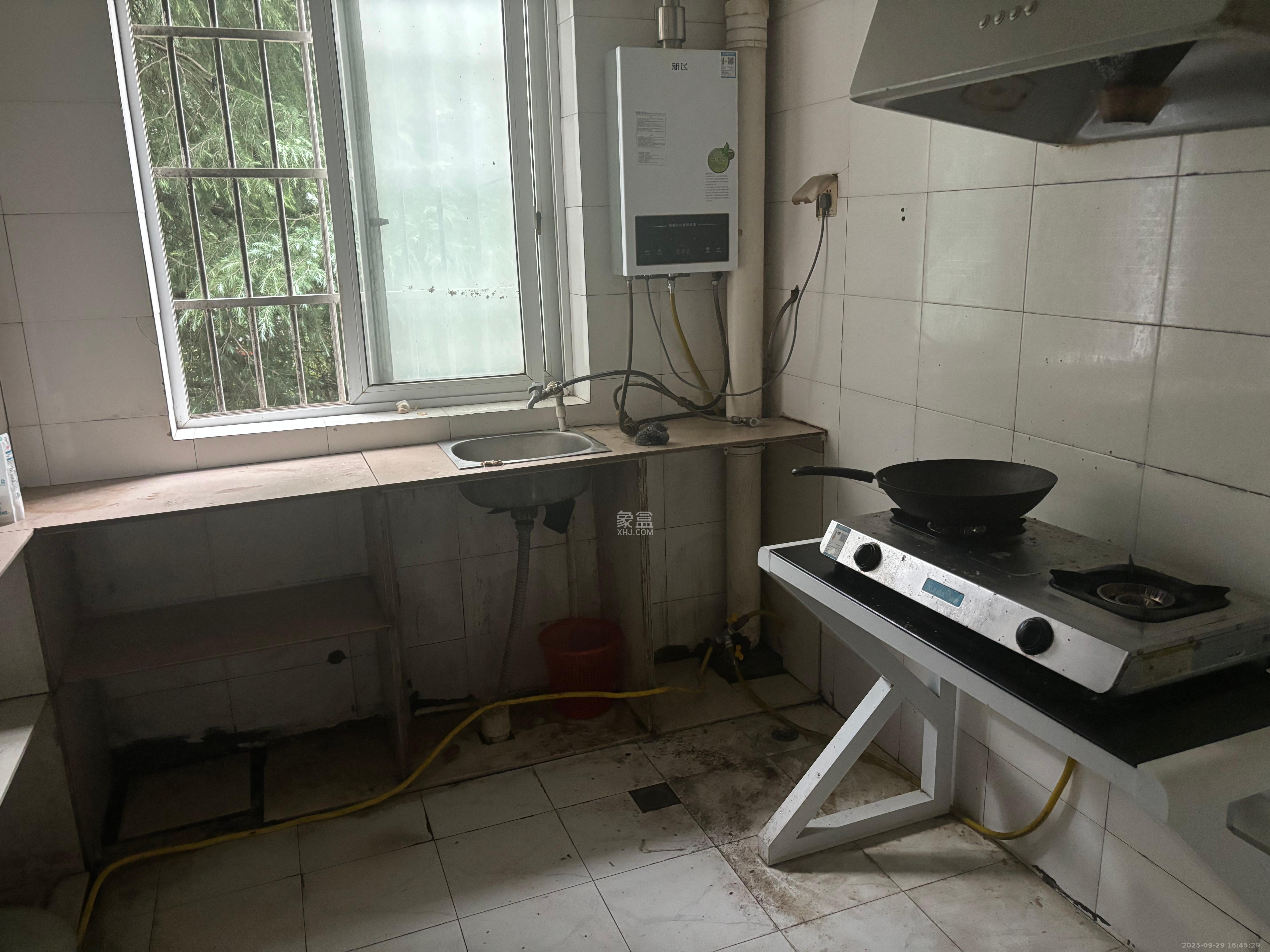 玛依拉山庄  1室0厅0卫    2000.0元/月 玛依拉山庄  1室0厅0卫    2000.0元/月室内图