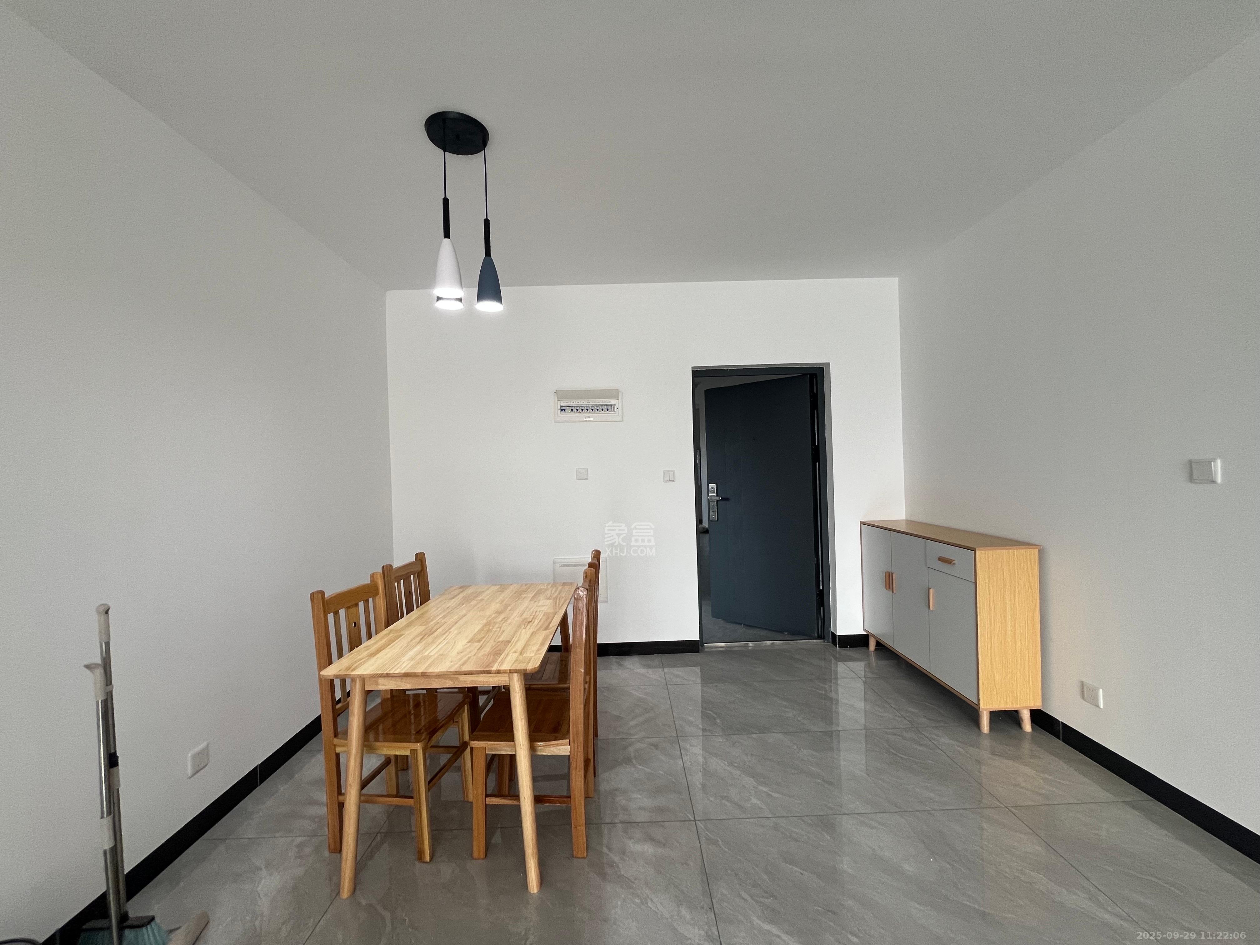 唐桂家园  3室2厅2卫    2800.0元/月室内图