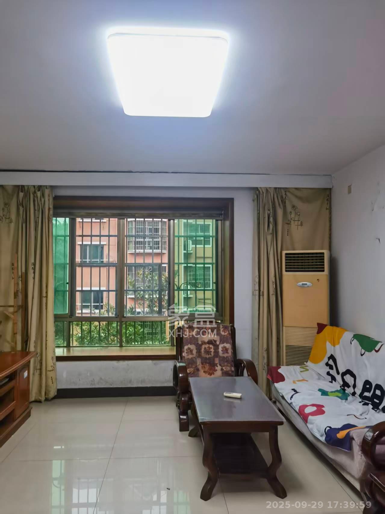 阳明山庄  3室2厅1卫   1700.00元/月室内图