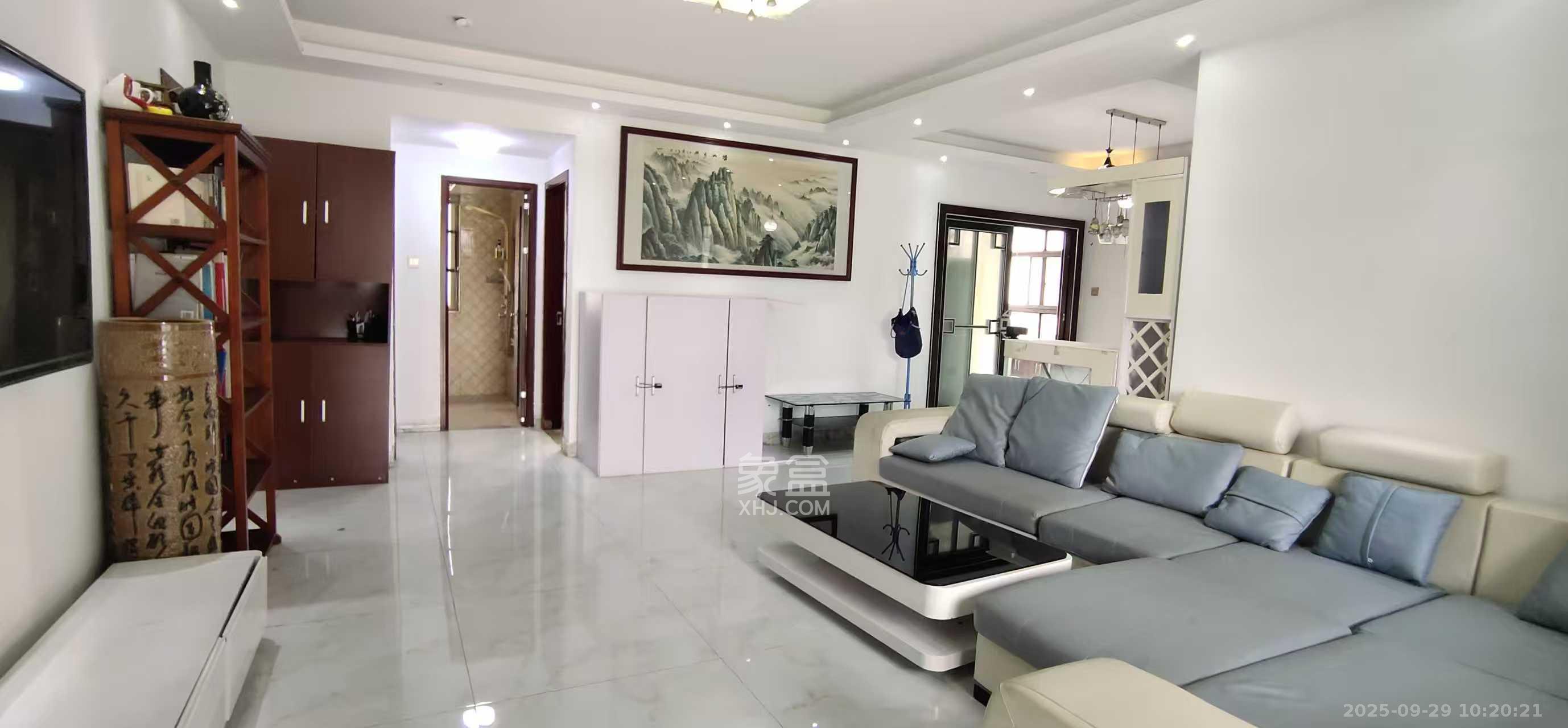 卓越蔚蓝海岸三期 3室2厅2卫 2800.0元/月 卓越蔚蓝海岸三期 3室2厅2卫 2800.0元/月室内图