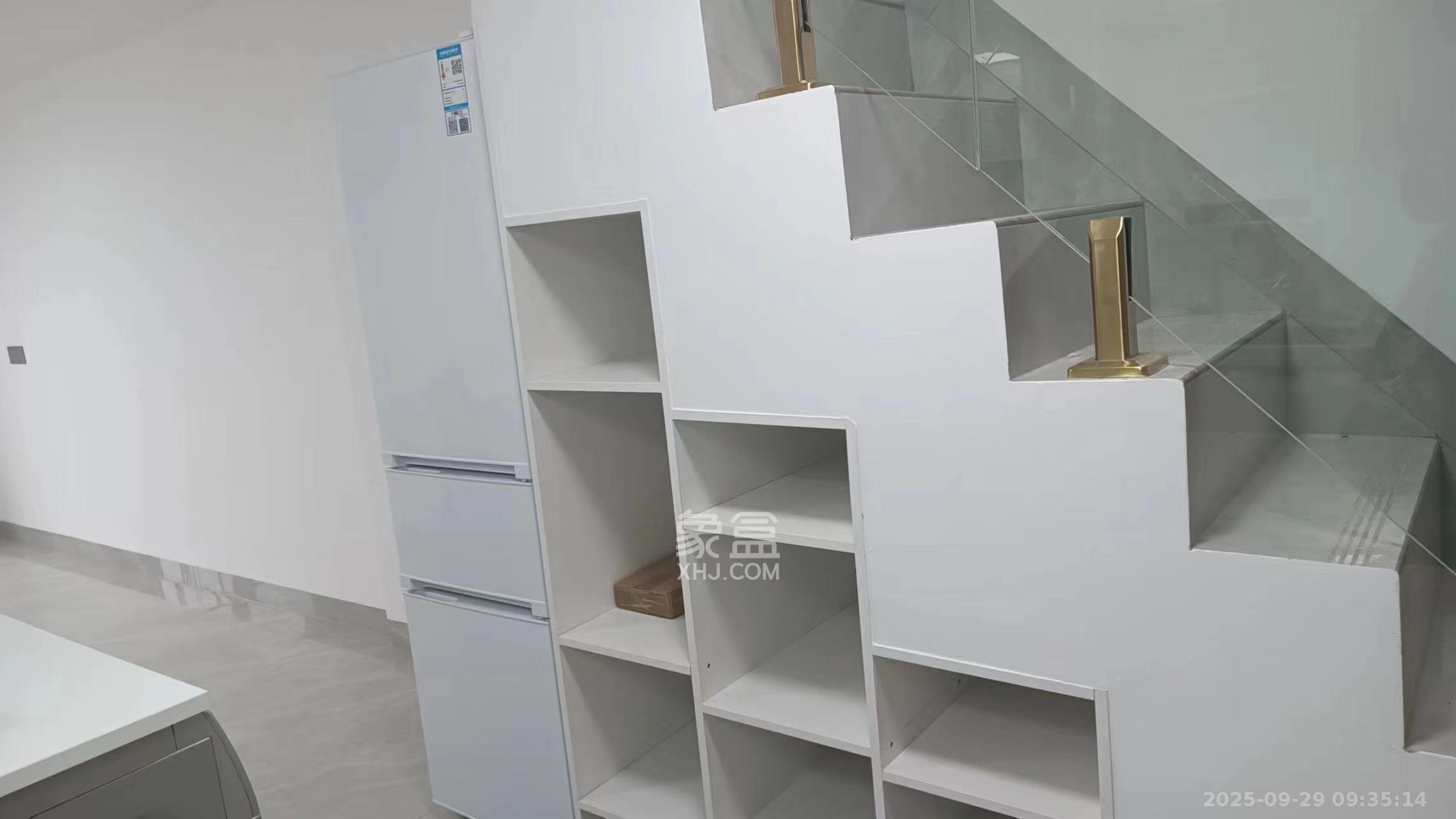 卓越江岸 1室1厅1卫 2400.0元/月 卓越江岸 1室1厅1卫 2400.0元/月室内图