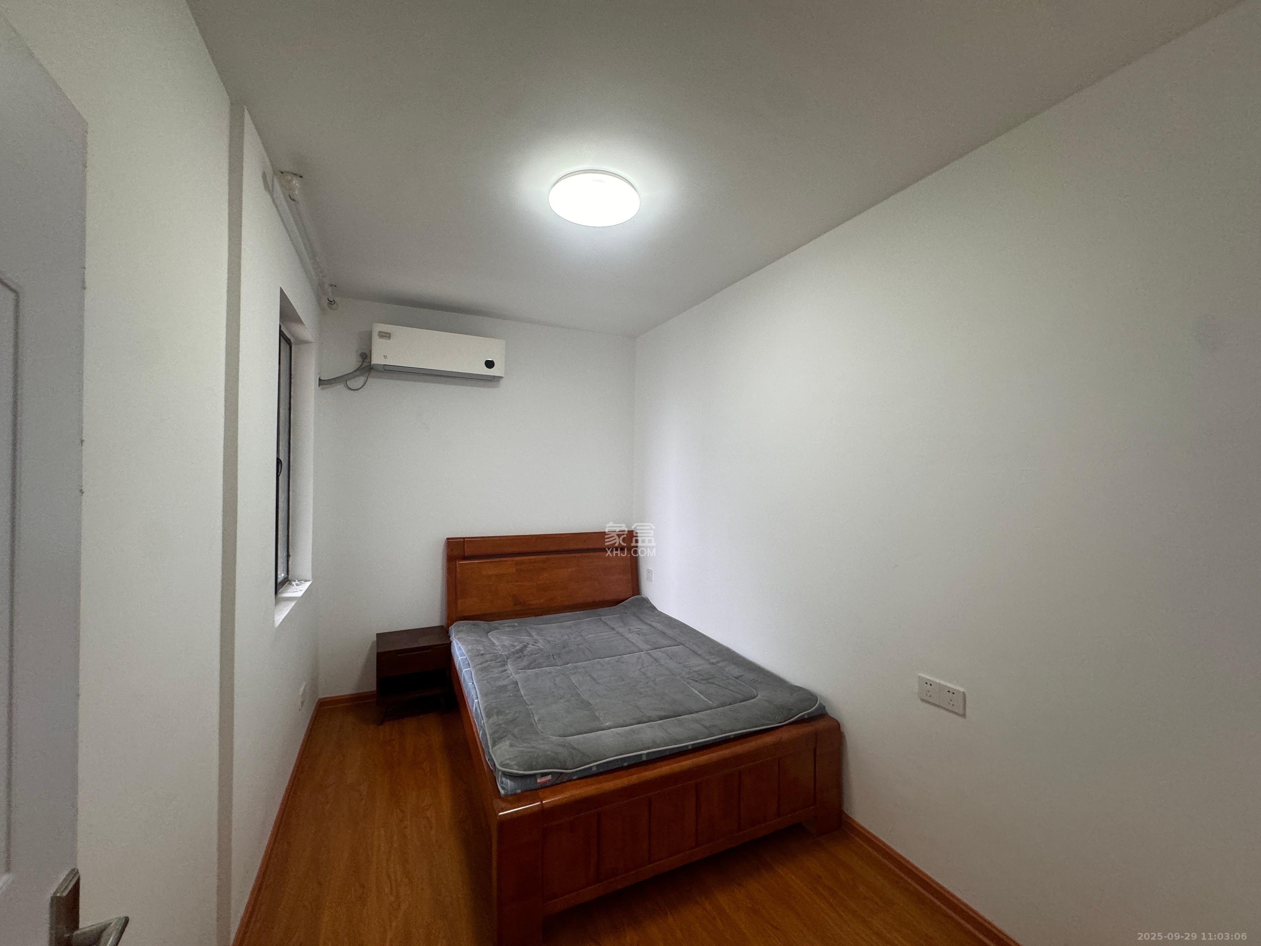 山语城三期 3室2厅1卫 1700.0元/月 山语城三期 3室2厅1卫 1700.0元/月室内图