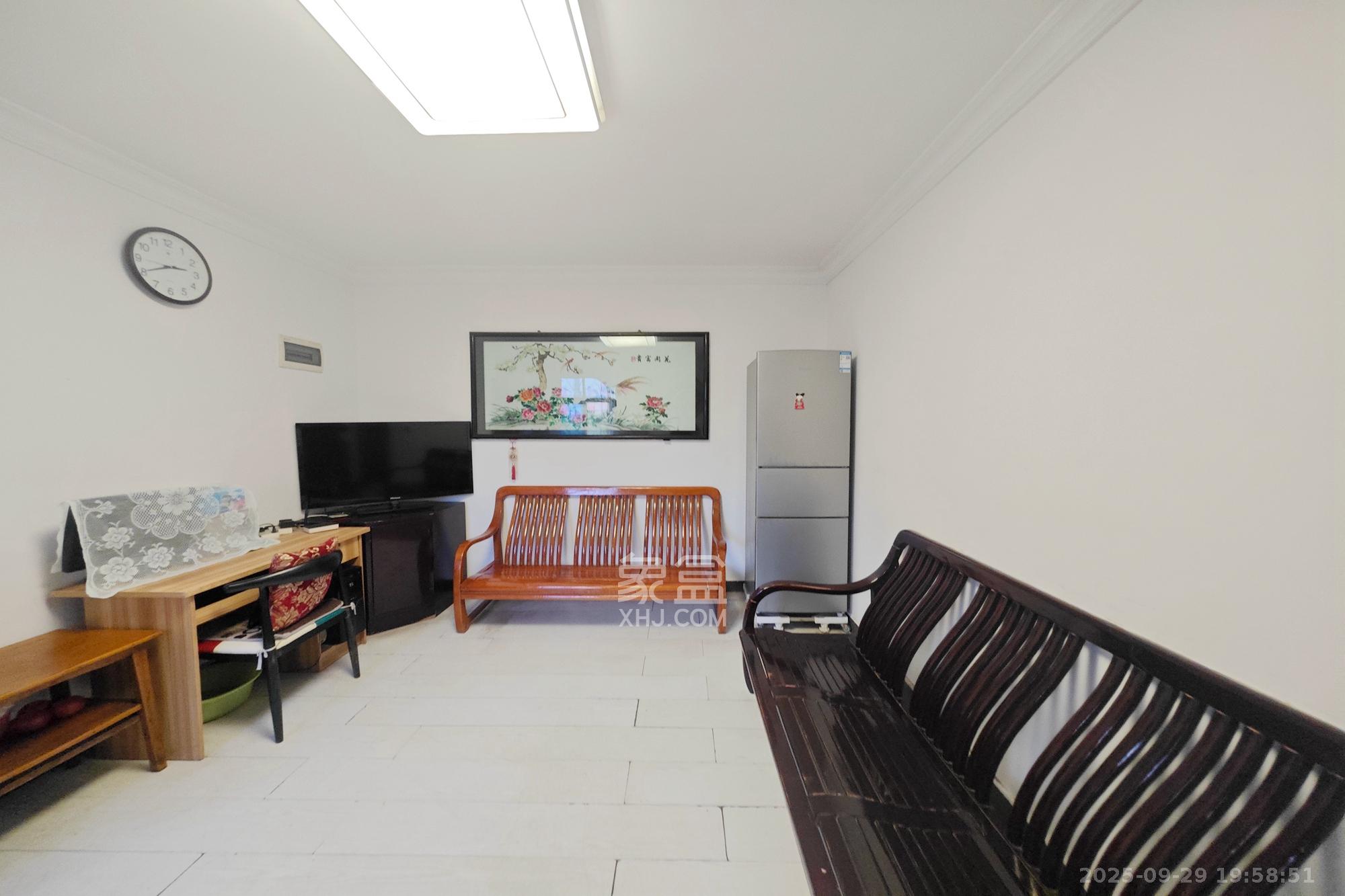 狮子山二片  1室0厅0卫    37.9万 狮子山二片  1室0厅0卫    37.9万