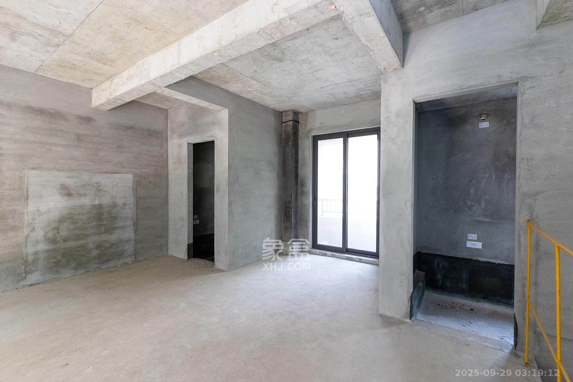 龙湖璟宸原著(龙湖紫宸) 4室2厅2卫 228.0万 龙湖璟宸原著(龙湖紫宸) 4室2厅2卫 228.0万卧室