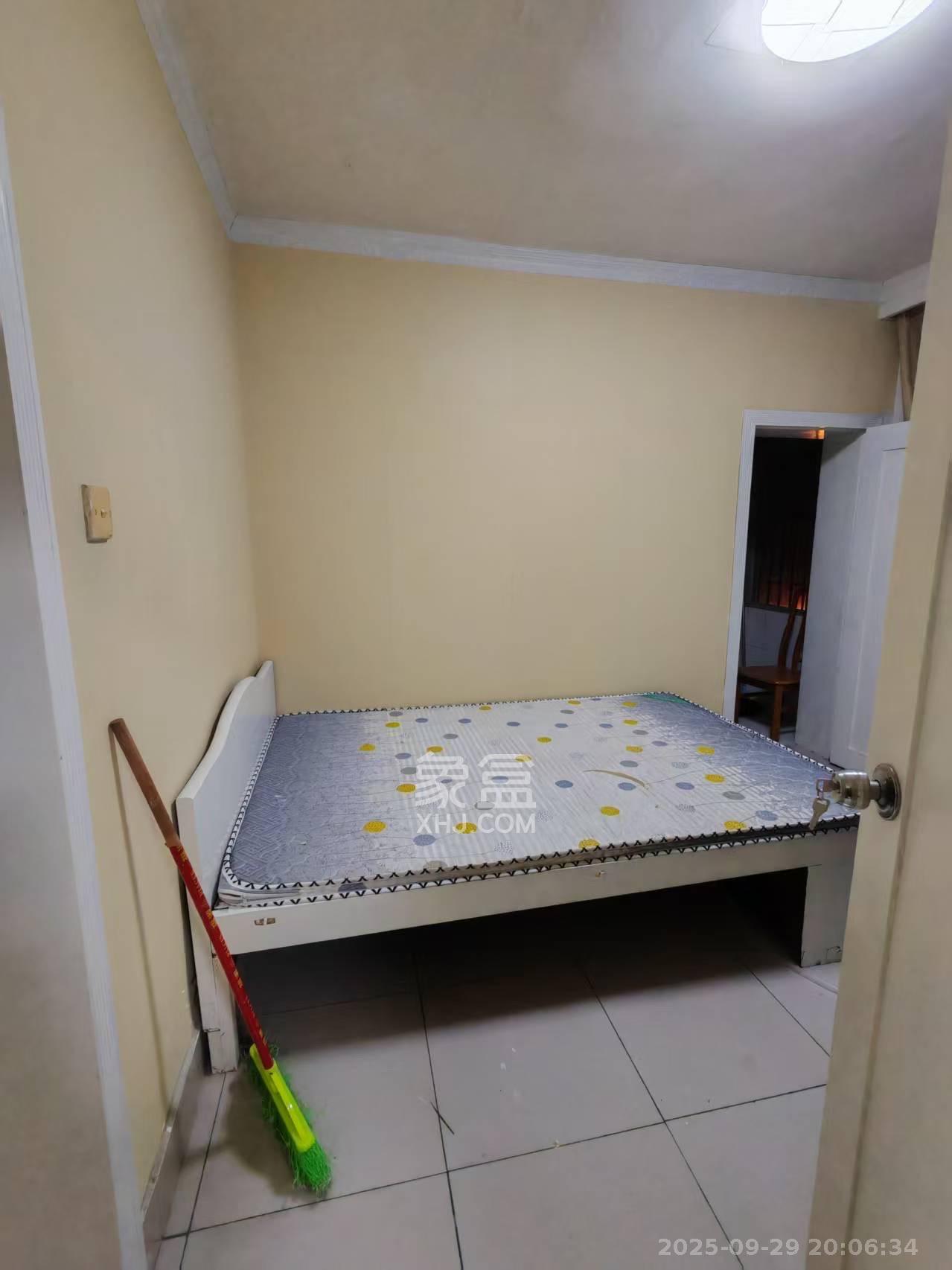 红旗区三片 2室1厅1卫 1400.0元/月 红旗区三片 2室1厅1卫 1400.0元/月室内图