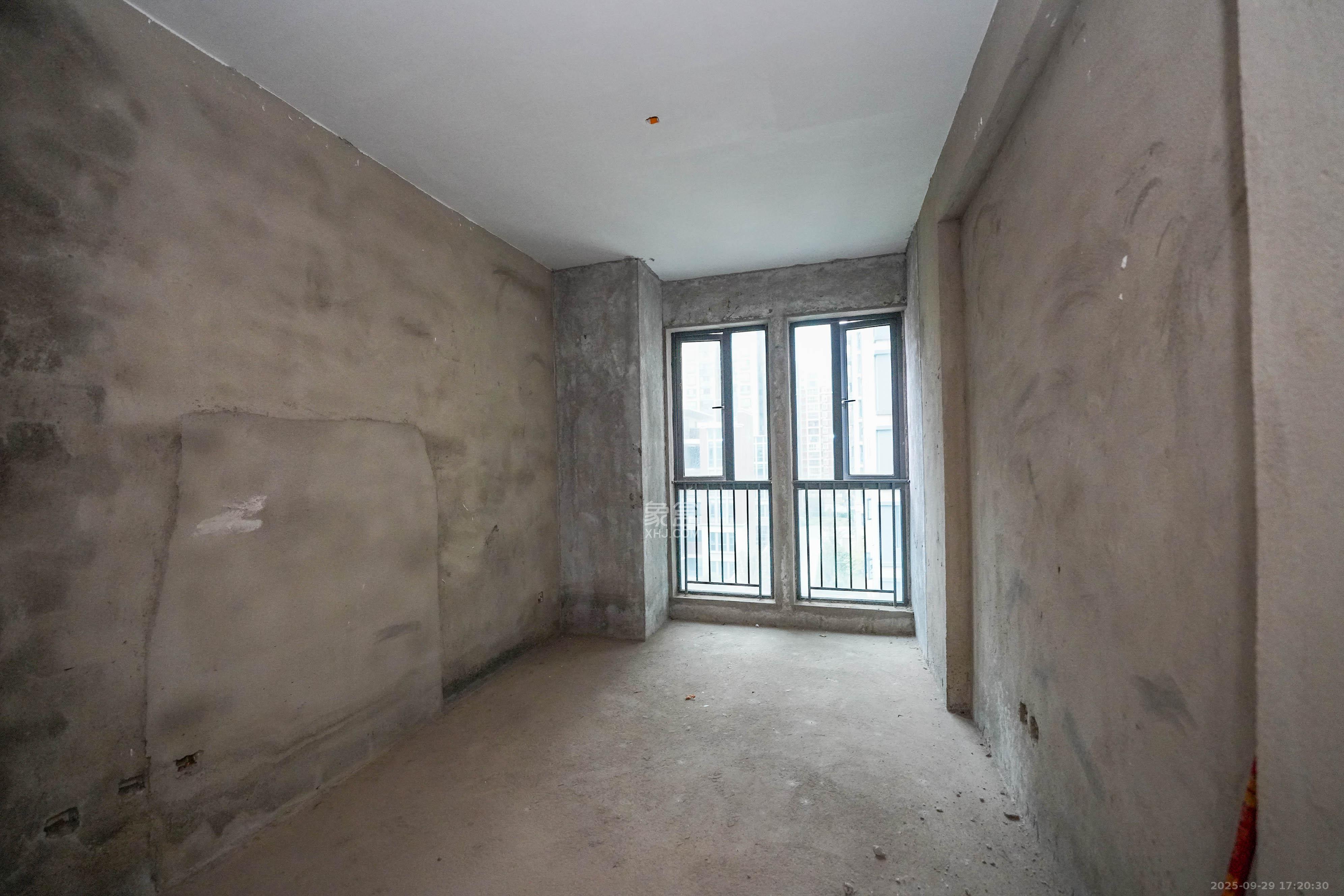 海伦堡爱ME城市 6室3厅3卫 228.0万 海伦堡爱ME城市 6室3厅3卫 228.0万卧室