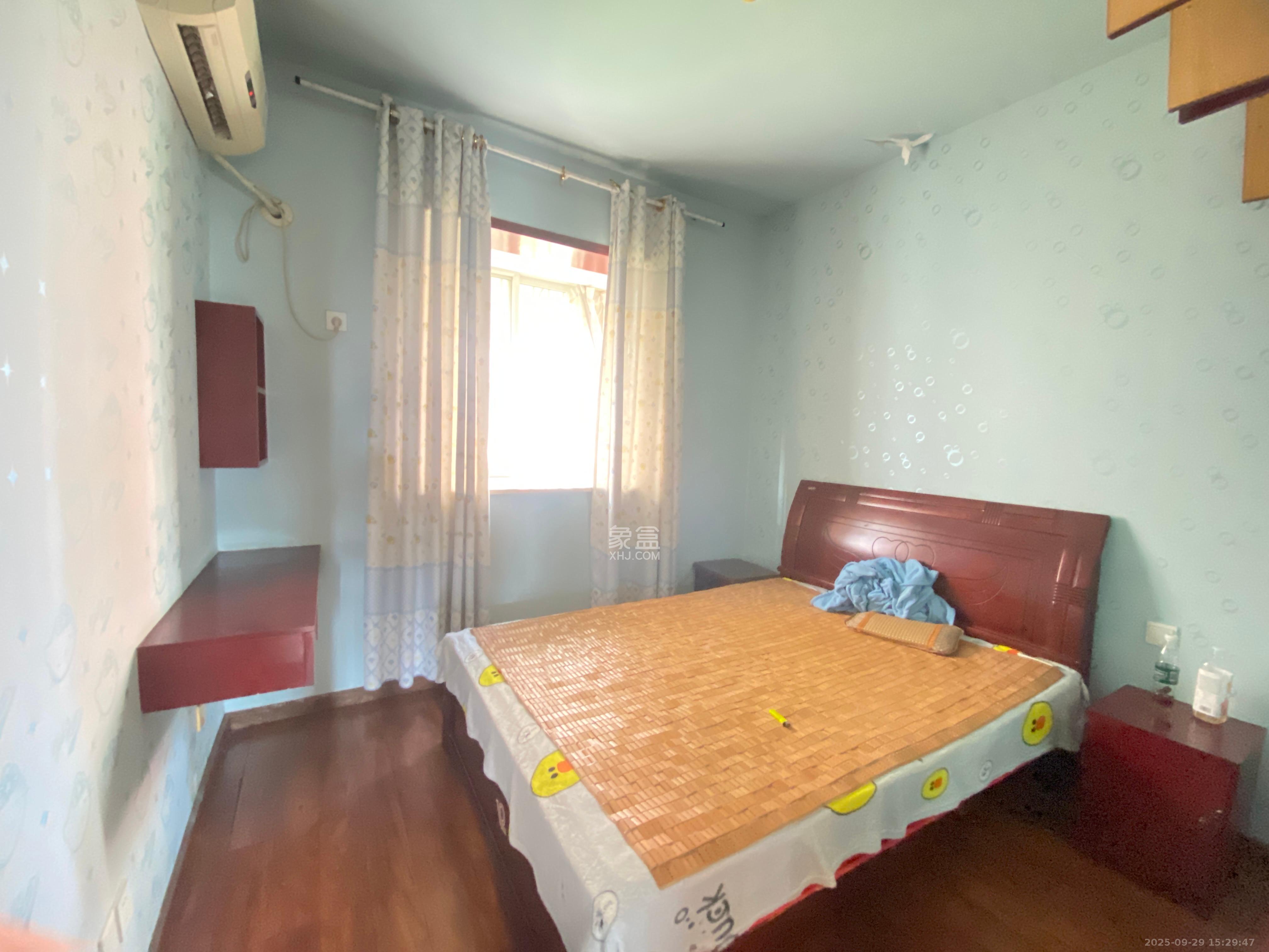 东城名苑 3室2厅2卫 1600.0元/月 东城名苑 3室2厅2卫 1600.0元/月室内图