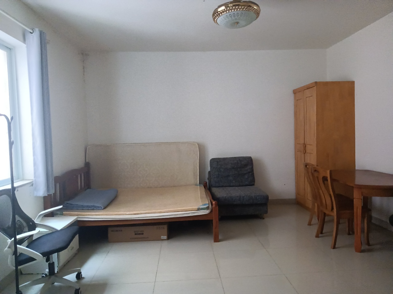 温州大厦 1室1厅1卫 1300.0元/月 温州大厦 1室1厅1卫 1300.0元/月室内图