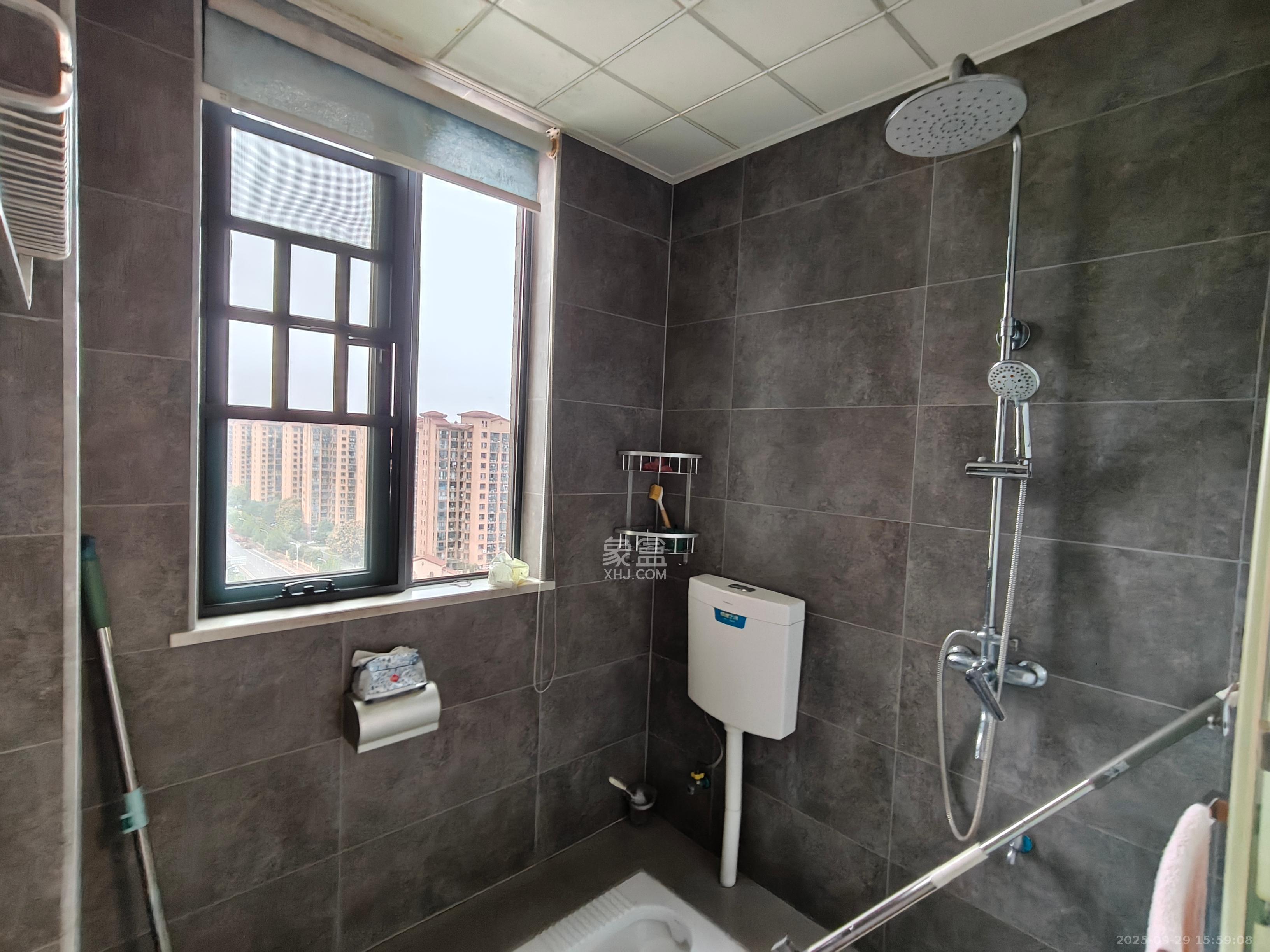 天悦和苑一期 3室2厅2卫 2500.0元/月 天悦和苑一期 3室2厅2卫 2500.0元/月室内图