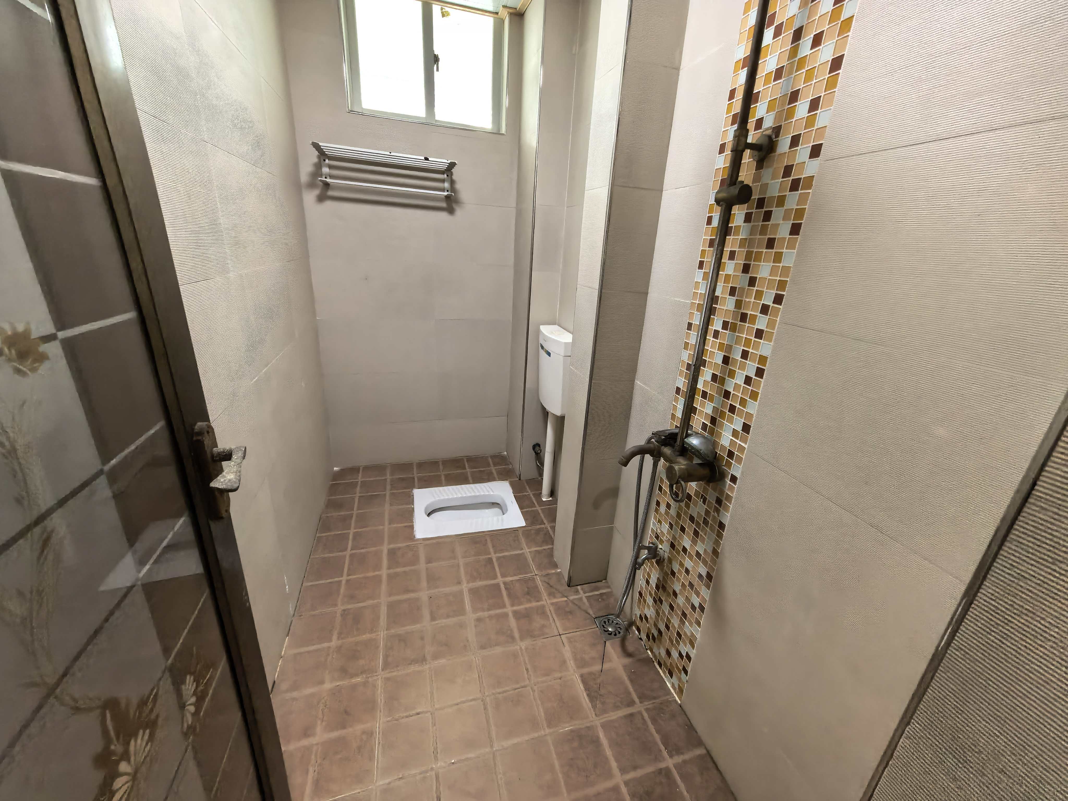 社科大院 3室2厅2卫 2500.0元/月 社科大院 3室2厅2卫 2500.0元/月室内图