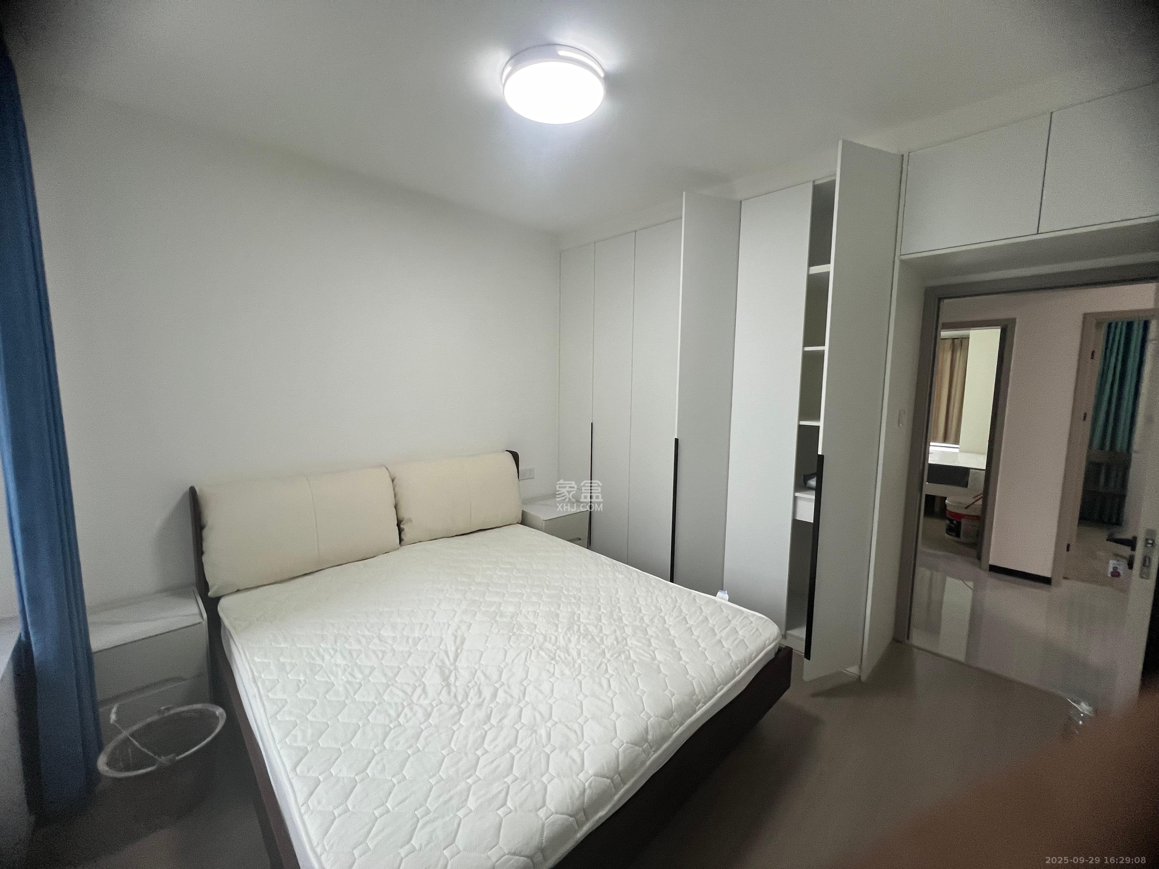 珑璟学府  3室1厅1卫   2300.00元/月室内图