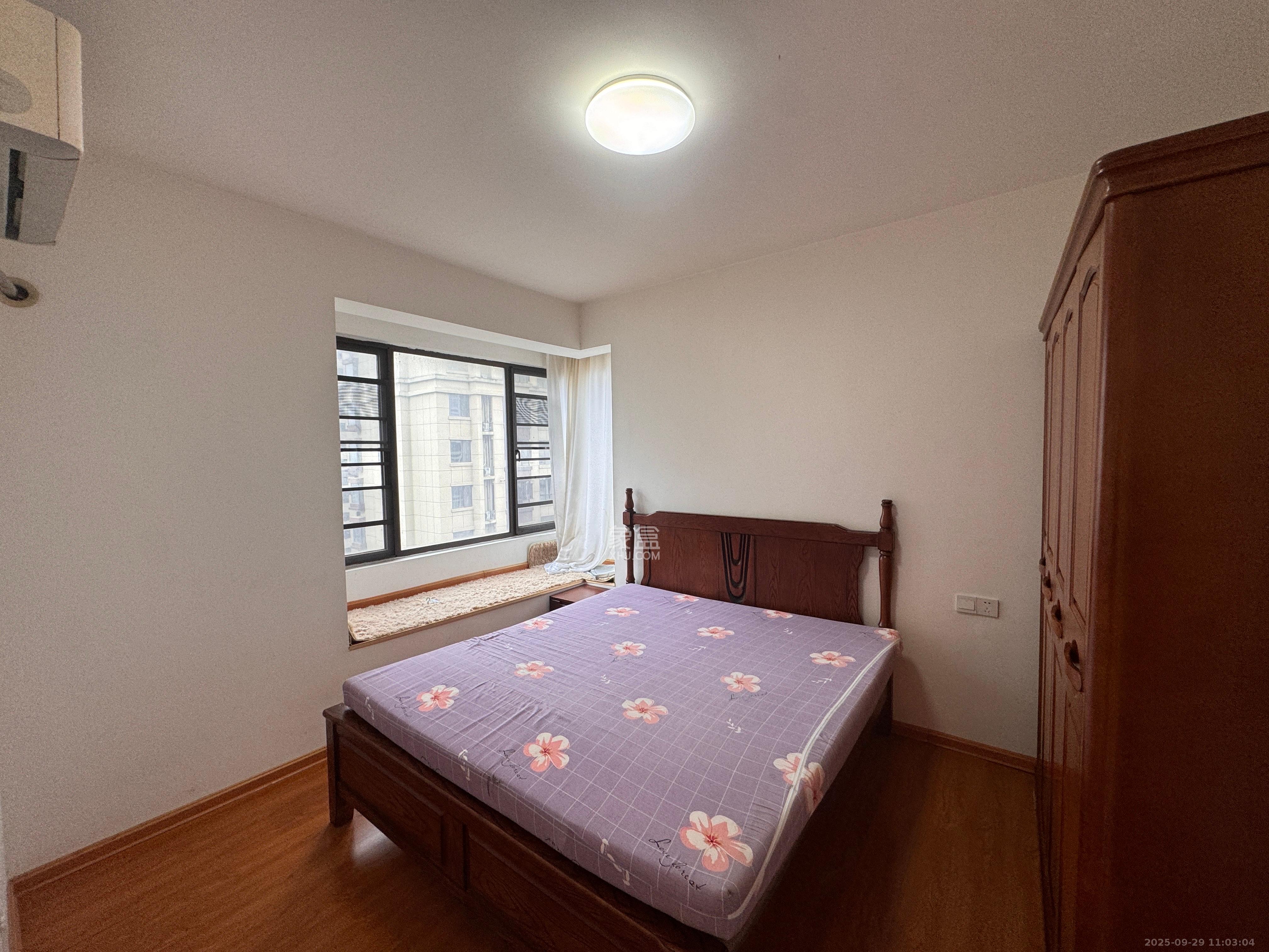 山语城三期 3室2厅1卫 1700.0元/月 山语城三期 3室2厅1卫 1700.0元/月室内图