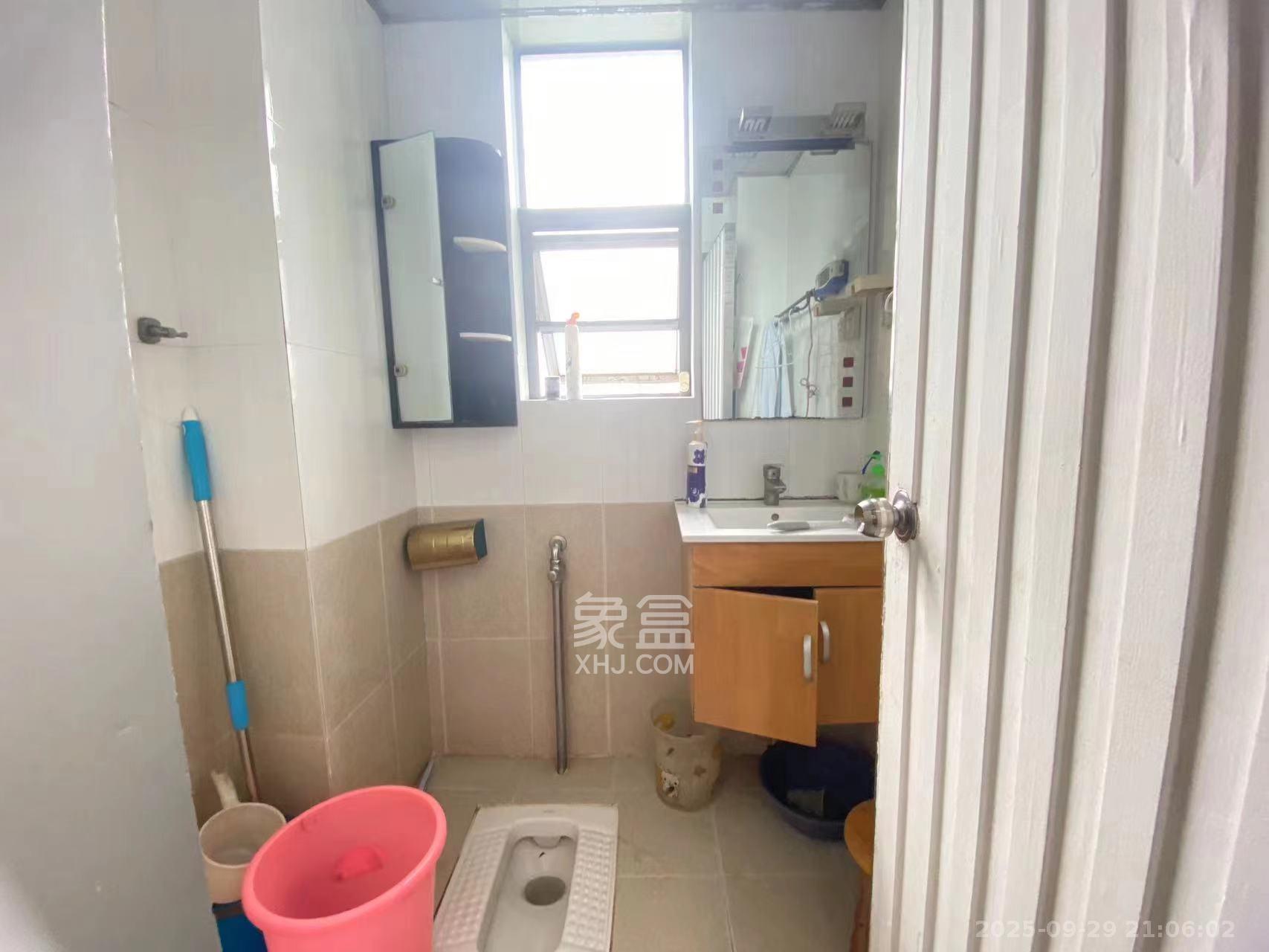 银港水晶城 3室2厅2卫 2600.0元/月 银港水晶城 3室2厅2卫 2600.0元/月室内图