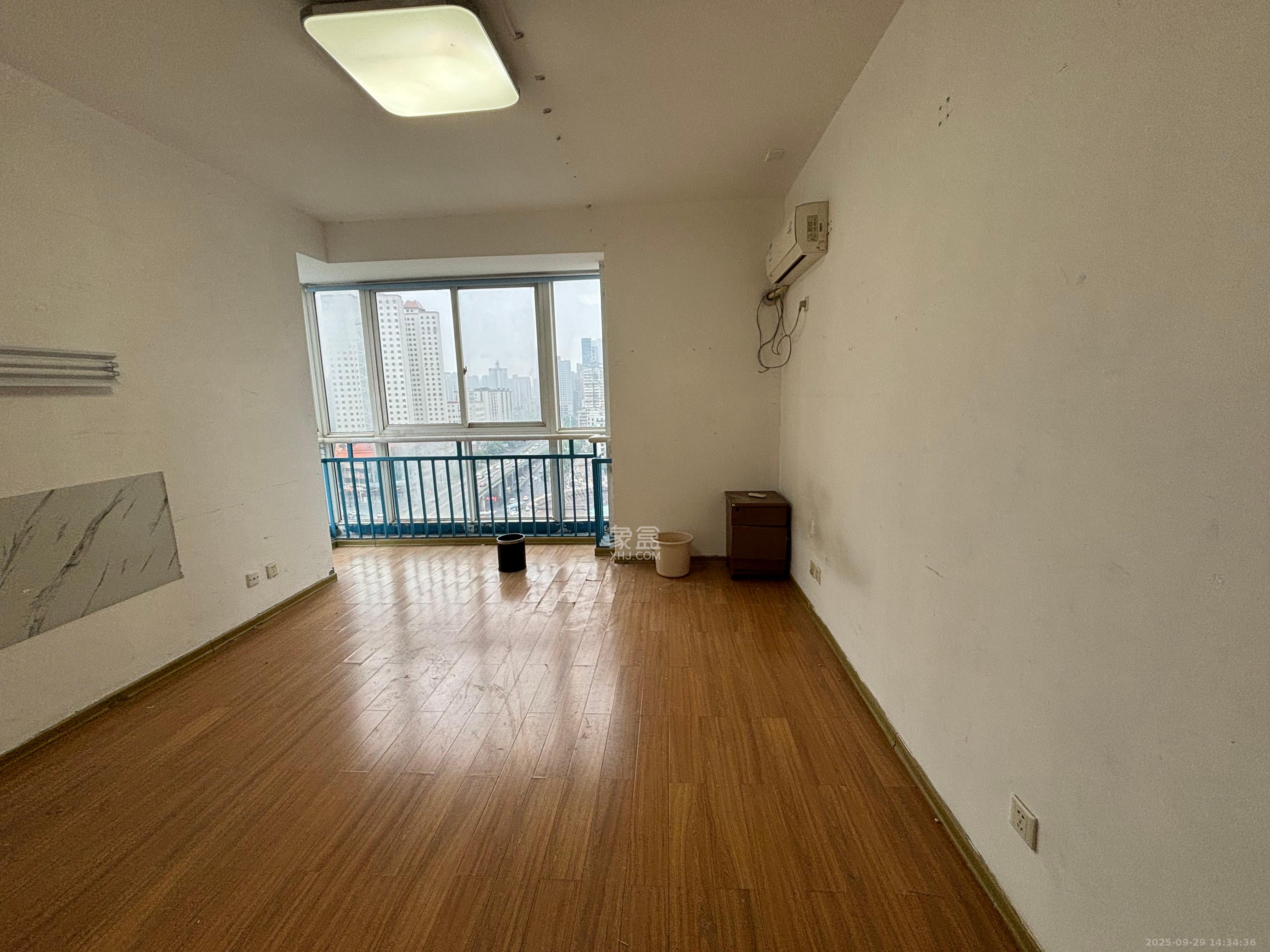 新世纪花苑 3室1厅1卫 3500.0元/月 新世纪花苑 3室1厅1卫 3500.0元/月室内图