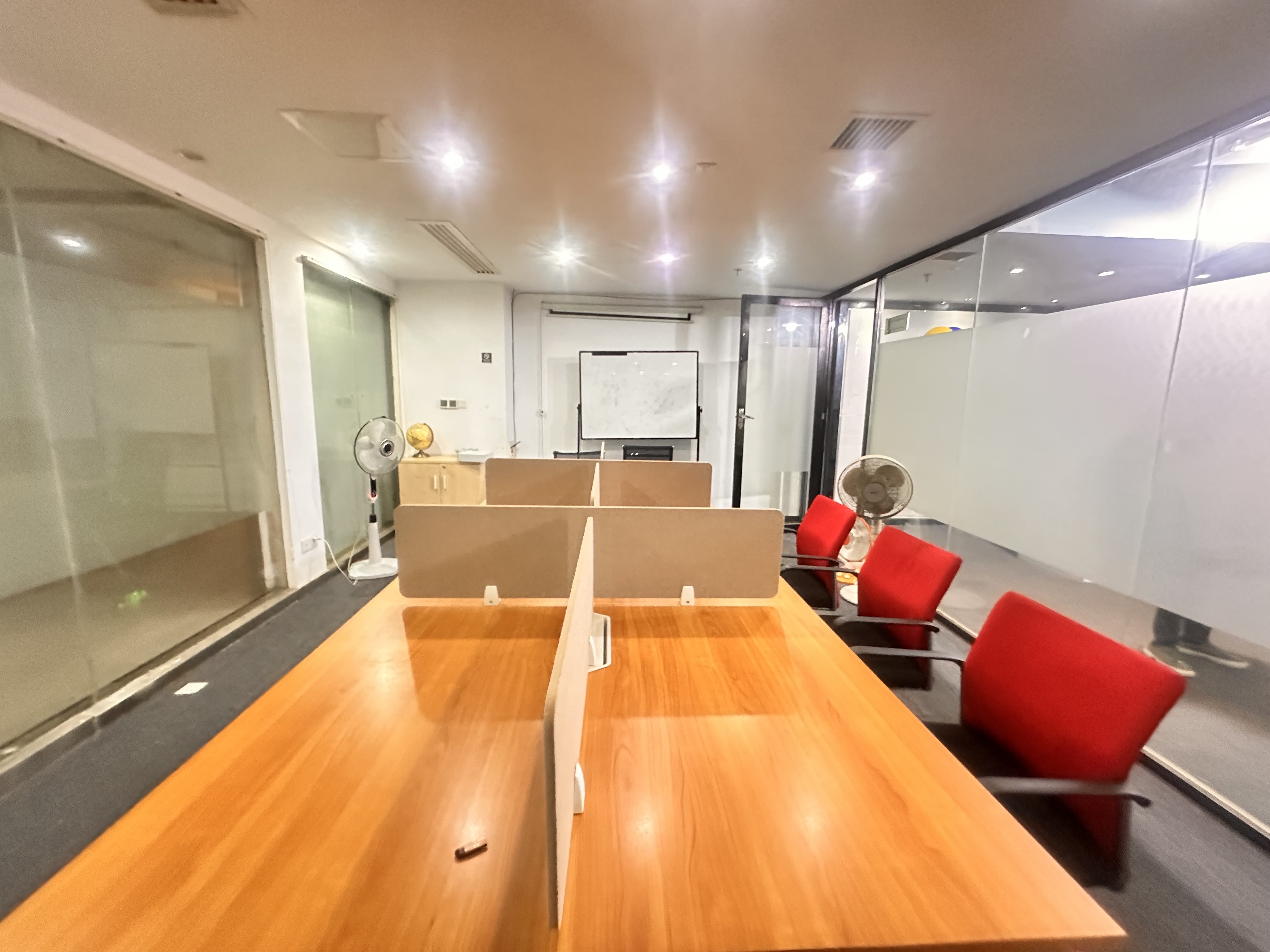 中建国际大厦 4室2厅1卫 4500.0元/月 中建国际大厦 4室2厅1卫 4500.0元/月室内图