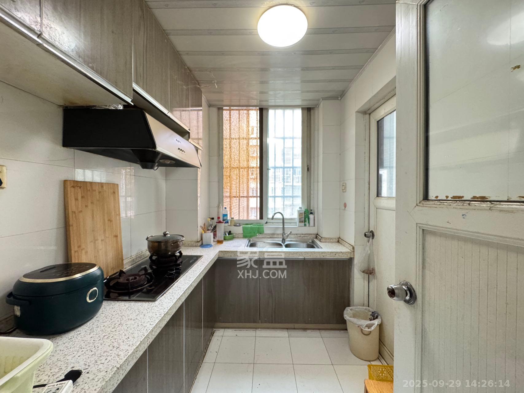 金碧文华  2室2厅2卫    1800.0元/月室内图