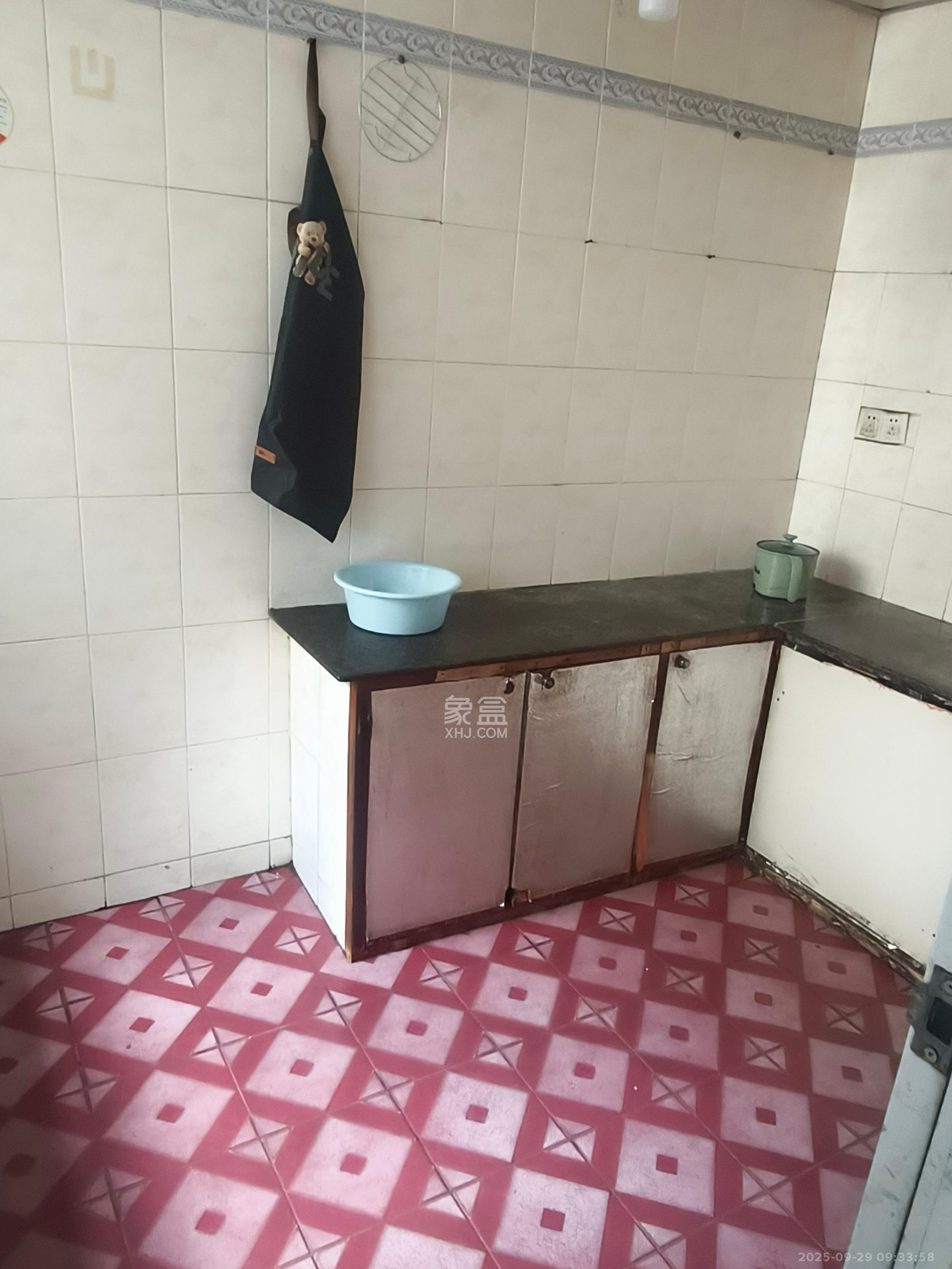 市直属机关宿舍 3室1厅1卫 1400.0元/月 市直属机关宿舍 3室1厅1卫 1400.0元/月室内图