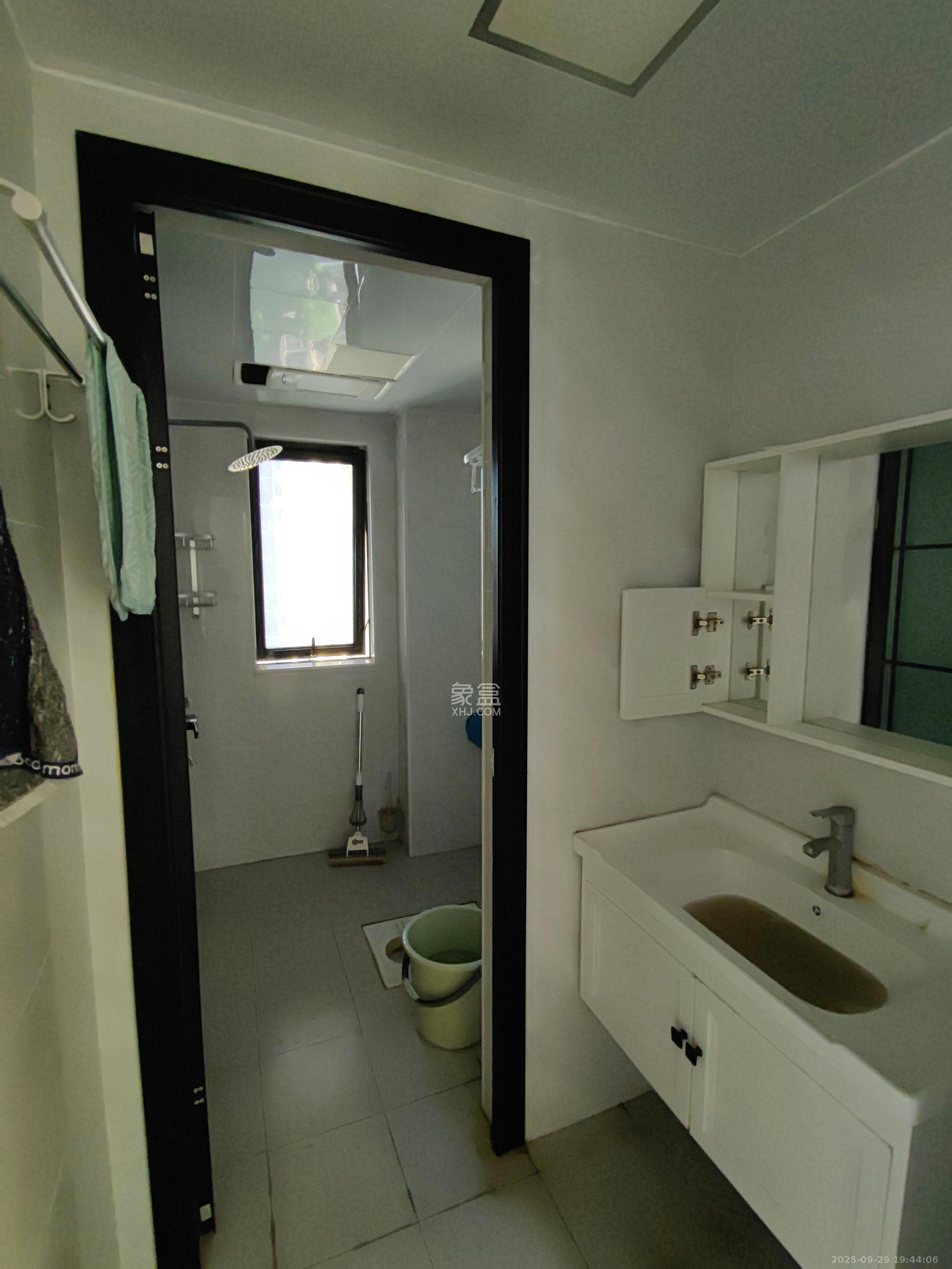 中建梅溪湖中心  4室2厅2卫   3300.00元/月室内图