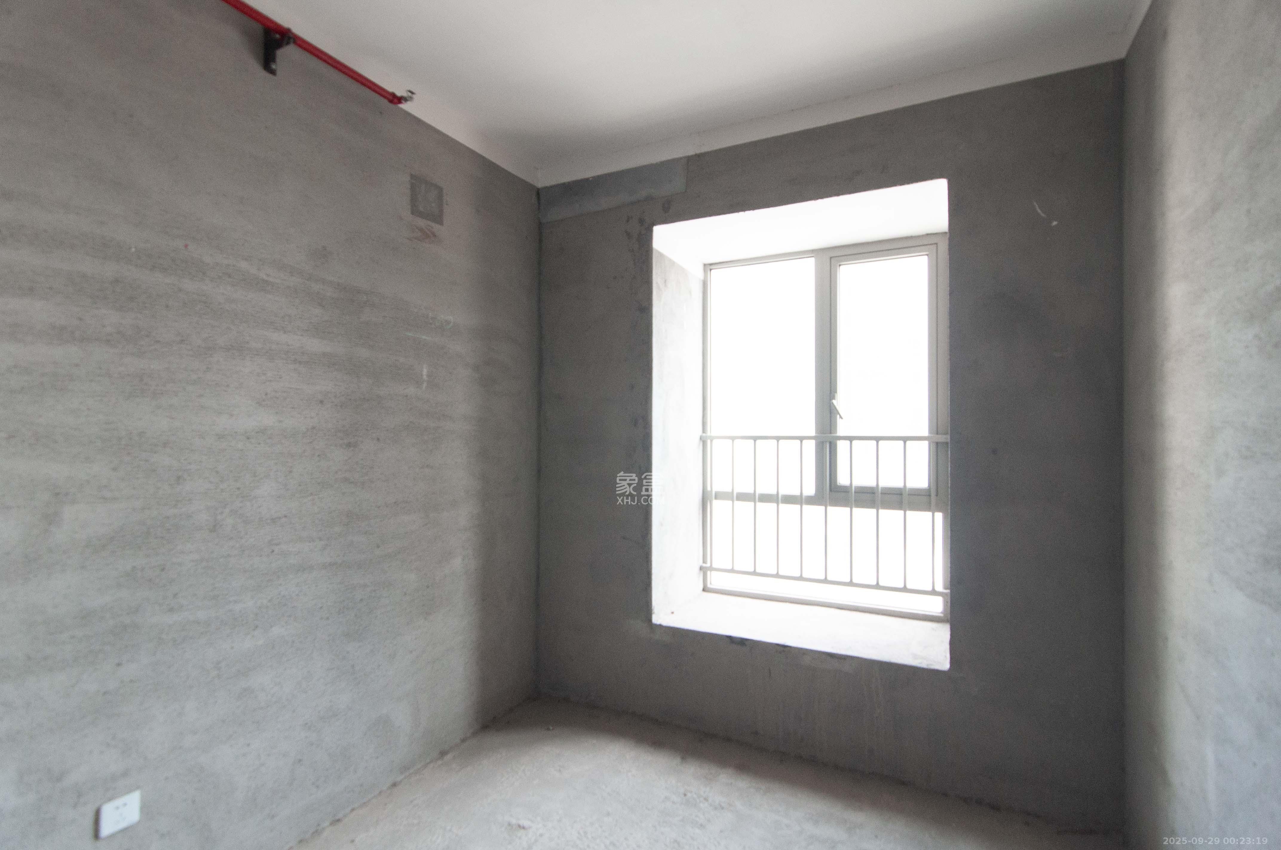 梅溪湖金茂湾 4室2厅2卫 180.0万 梅溪湖金茂湾 4室2厅2卫 180.0万其他