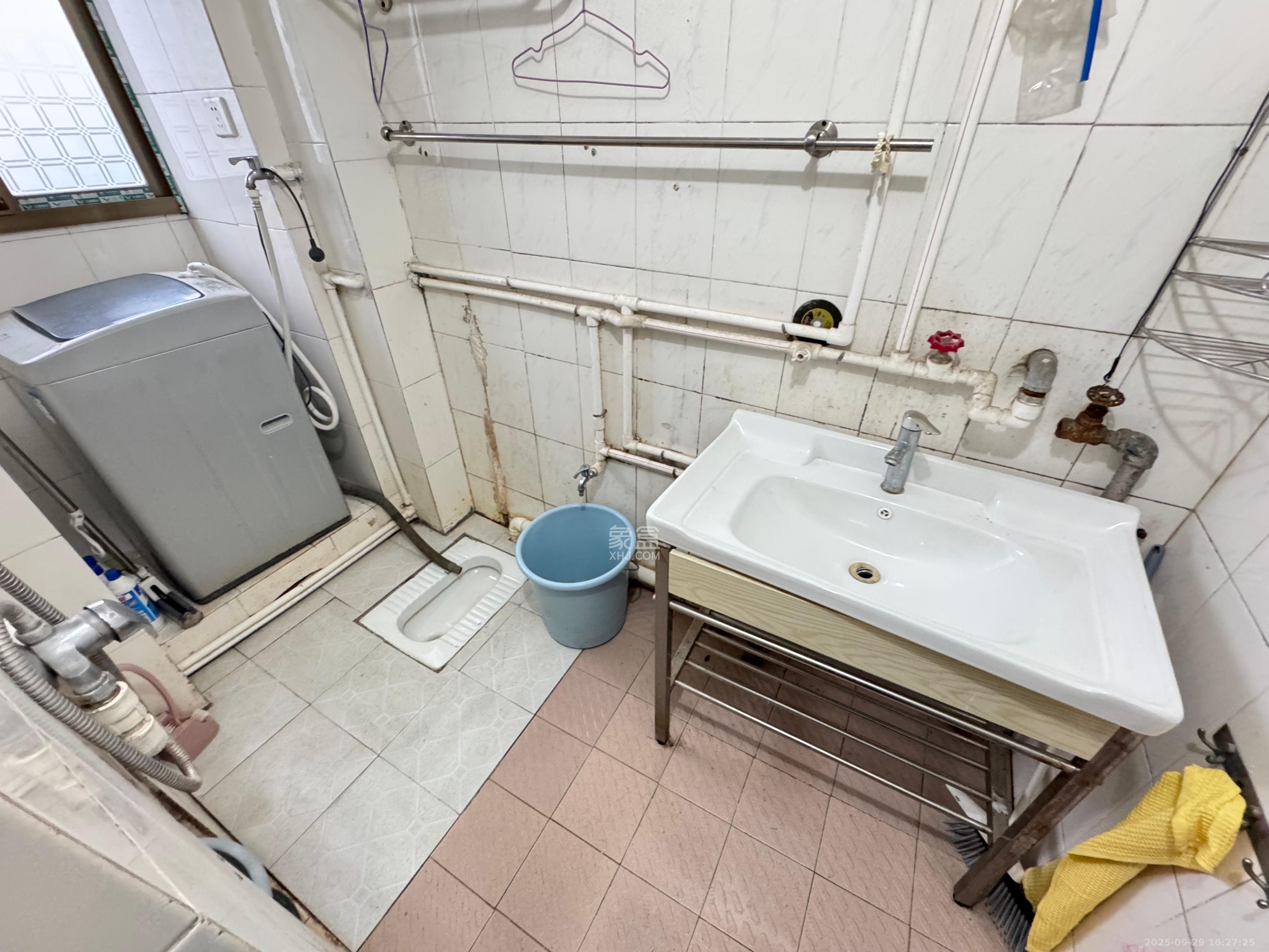 红旗区一片 2室1厅1卫 1400.0元/月 红旗区一片 2室1厅1卫 1400.0元/月室内图