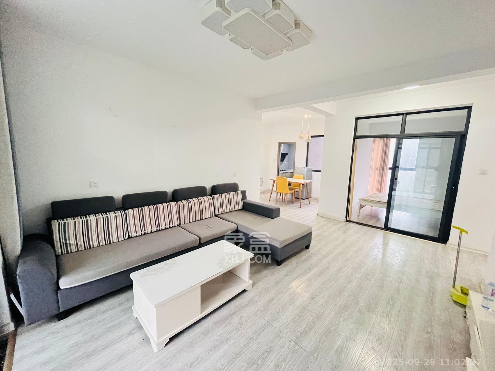 优山美地 3室2厅2卫 2600.0元/月 优山美地 3室2厅2卫 2600.0元/月室内图