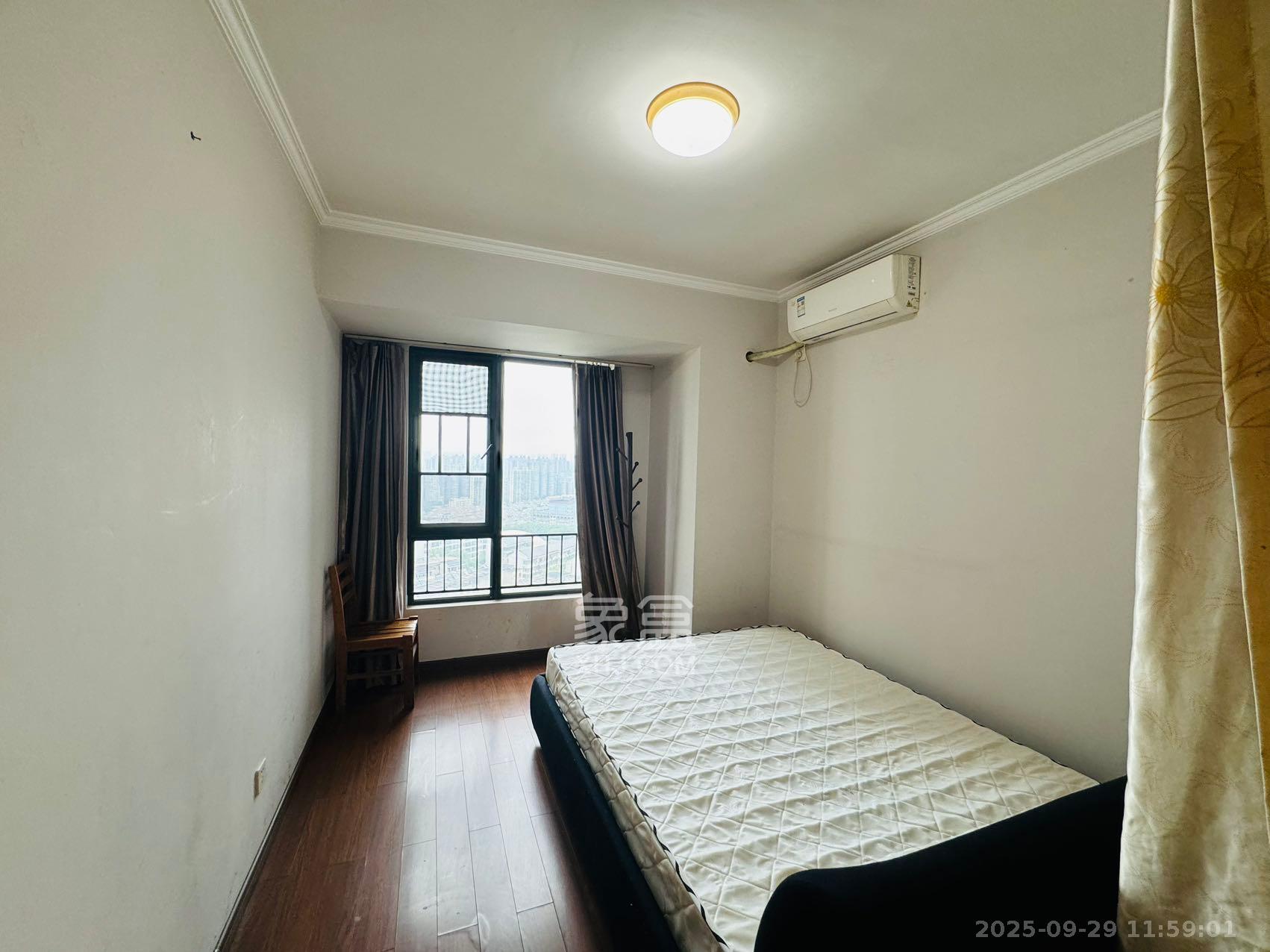 万科金域华府三四期 4室2厅2卫 3000.0元/月 万科金域华府三四期 4室2厅2卫 3000.0元/月室内图