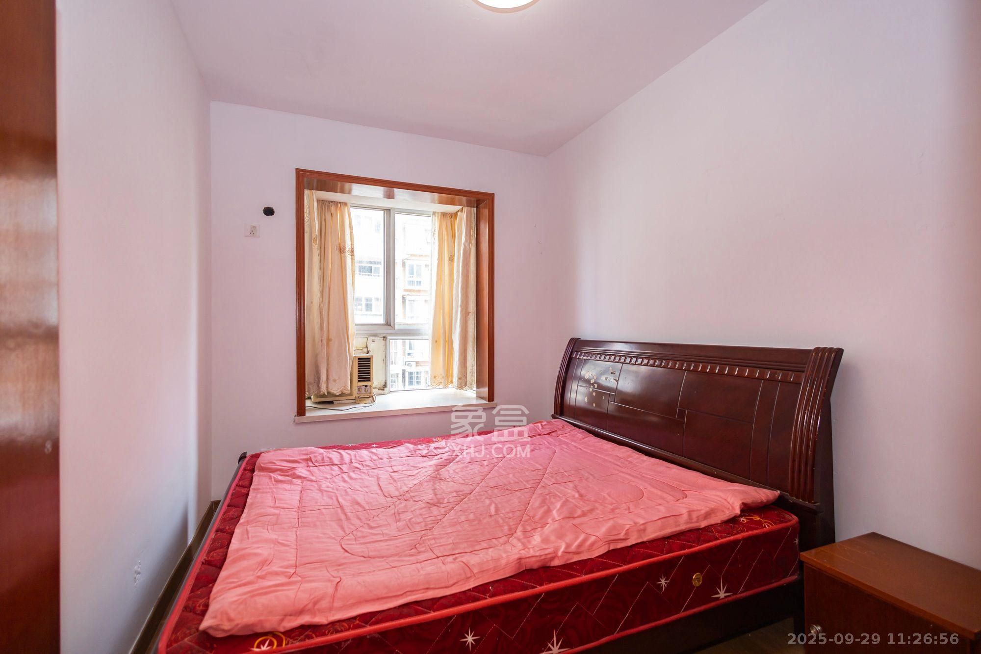 晶华美地 2室2厅1卫 1600.0元/月 晶华美地 2室2厅1卫 1600.0元/月室内图