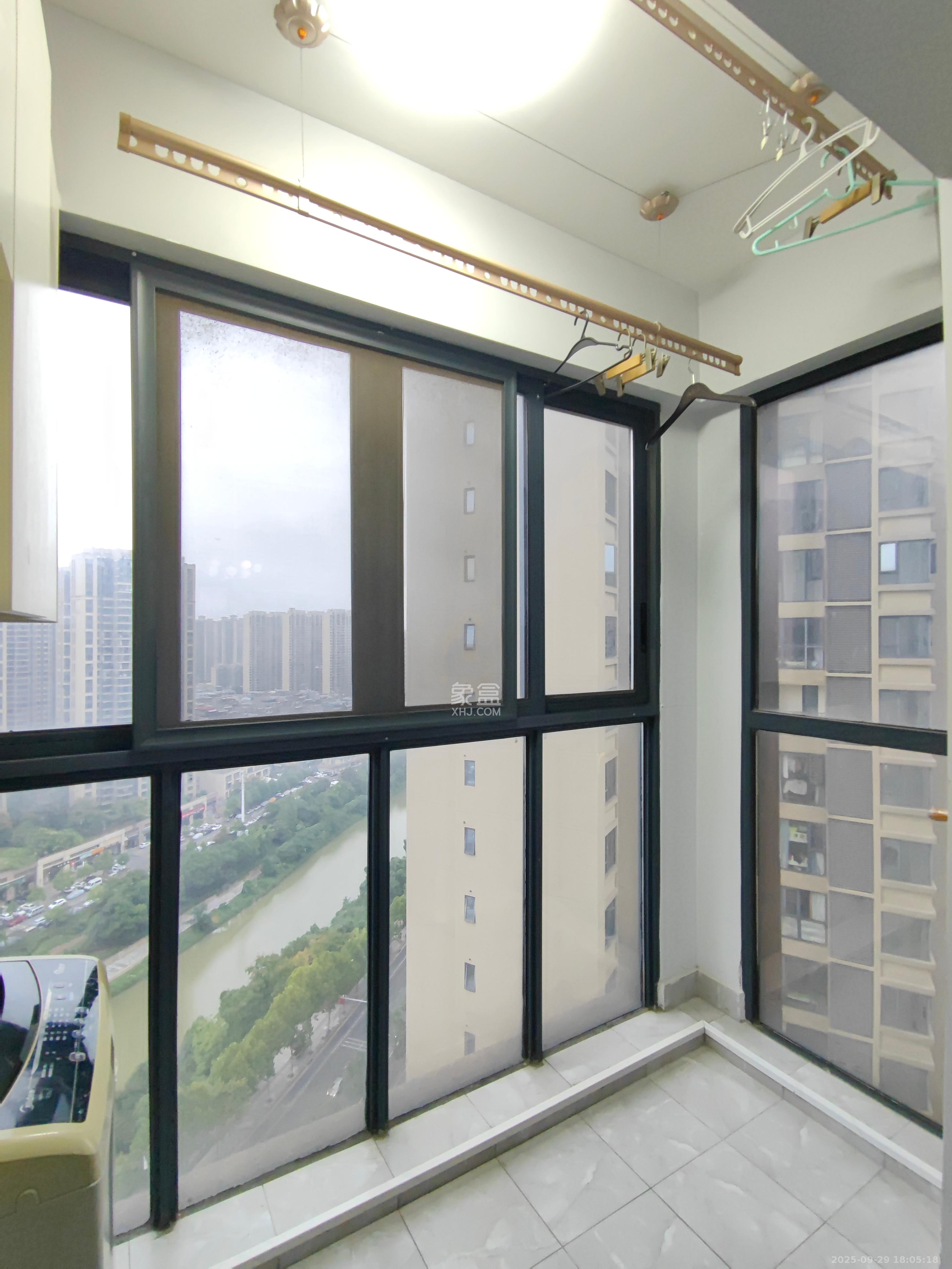 中建梅溪湖中心  4室2厅2卫    3600.0元/月室内图