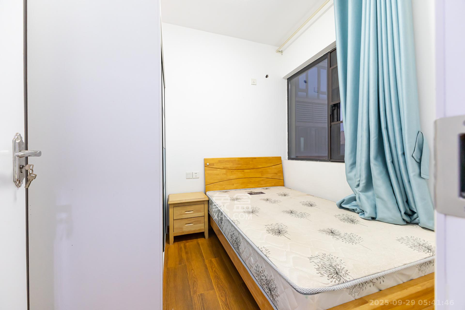 勤诚达境界城 3室2厅2卫 92.0万 勤诚达境界城 3室2厅2卫 92.0万卧室