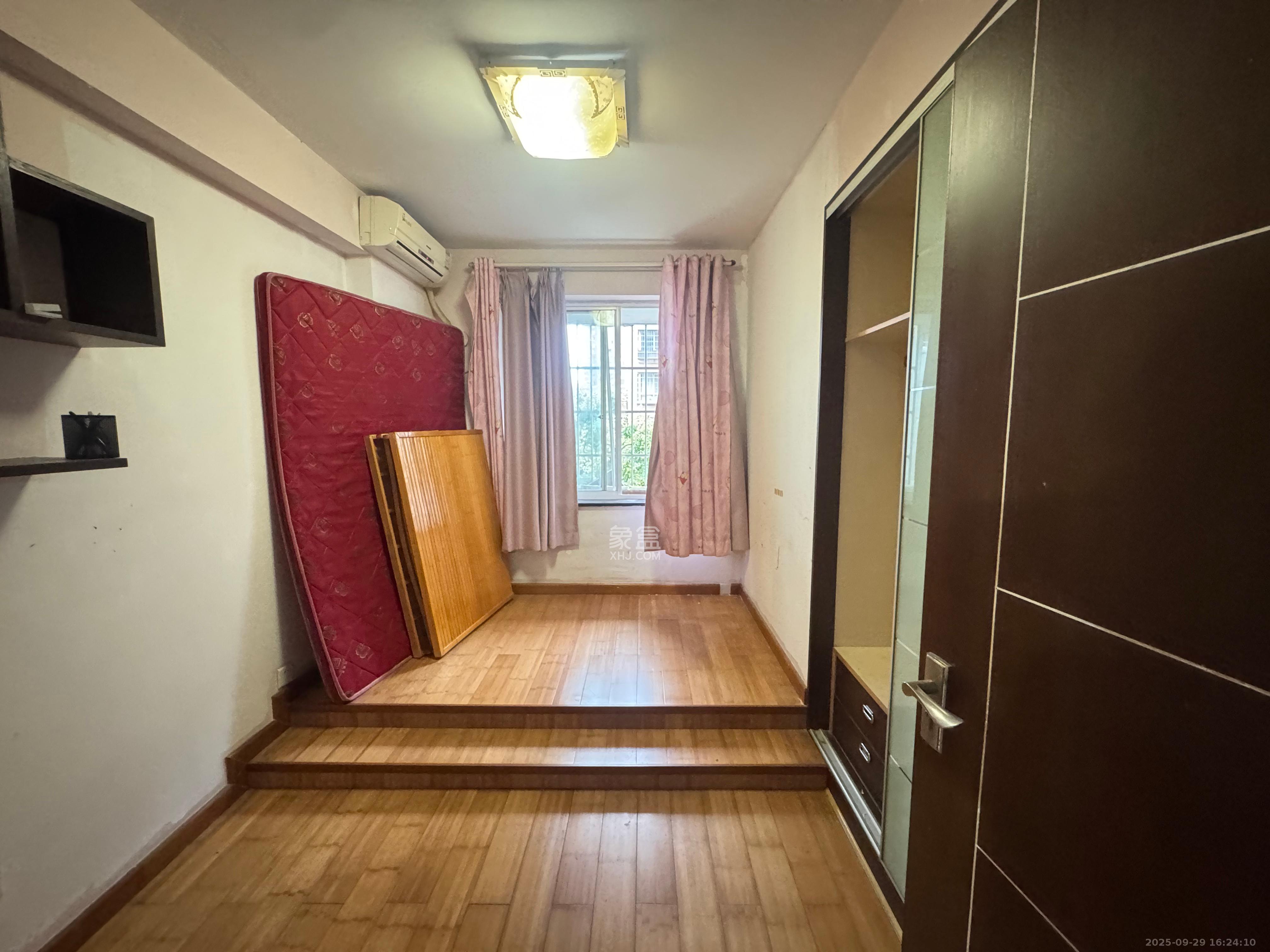 福乐康城 3室2厅2卫 2300.0元/月 福乐康城 3室2厅2卫 2300.0元/月室内图